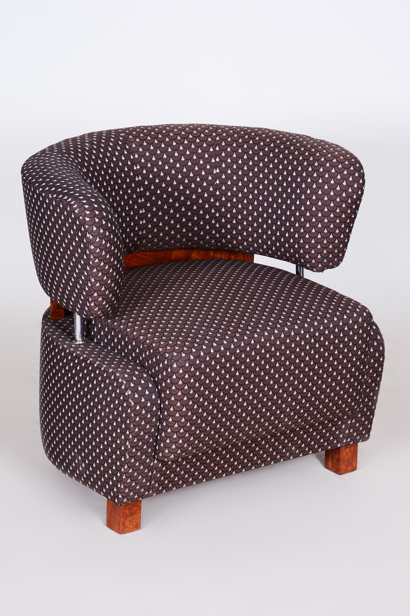 Avant-Garde Armchair Made in 1920s France, Fully Restored For Sale 1