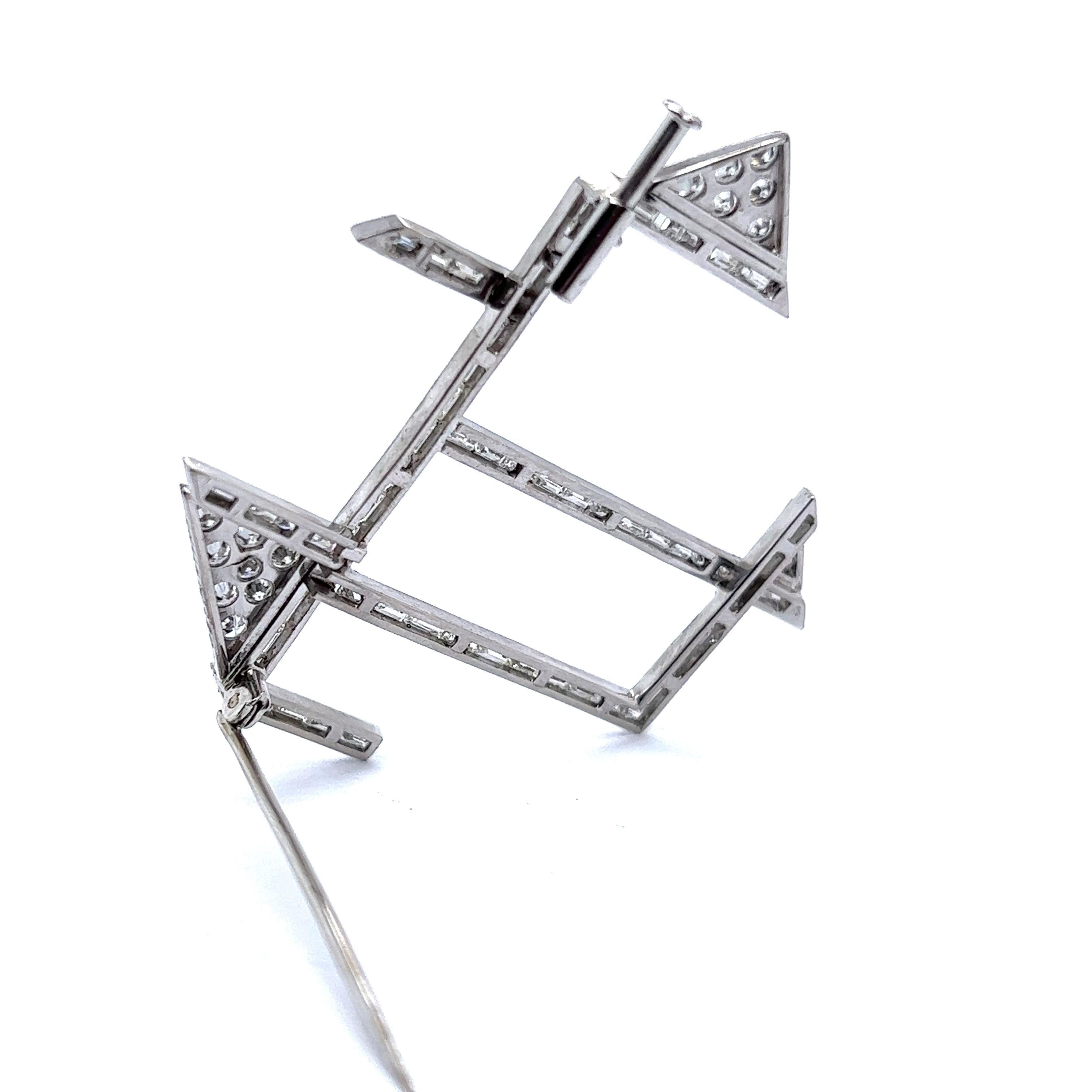 Modernist Avant-Garde Brooch with Diamonds in Platinum 950 For Sale