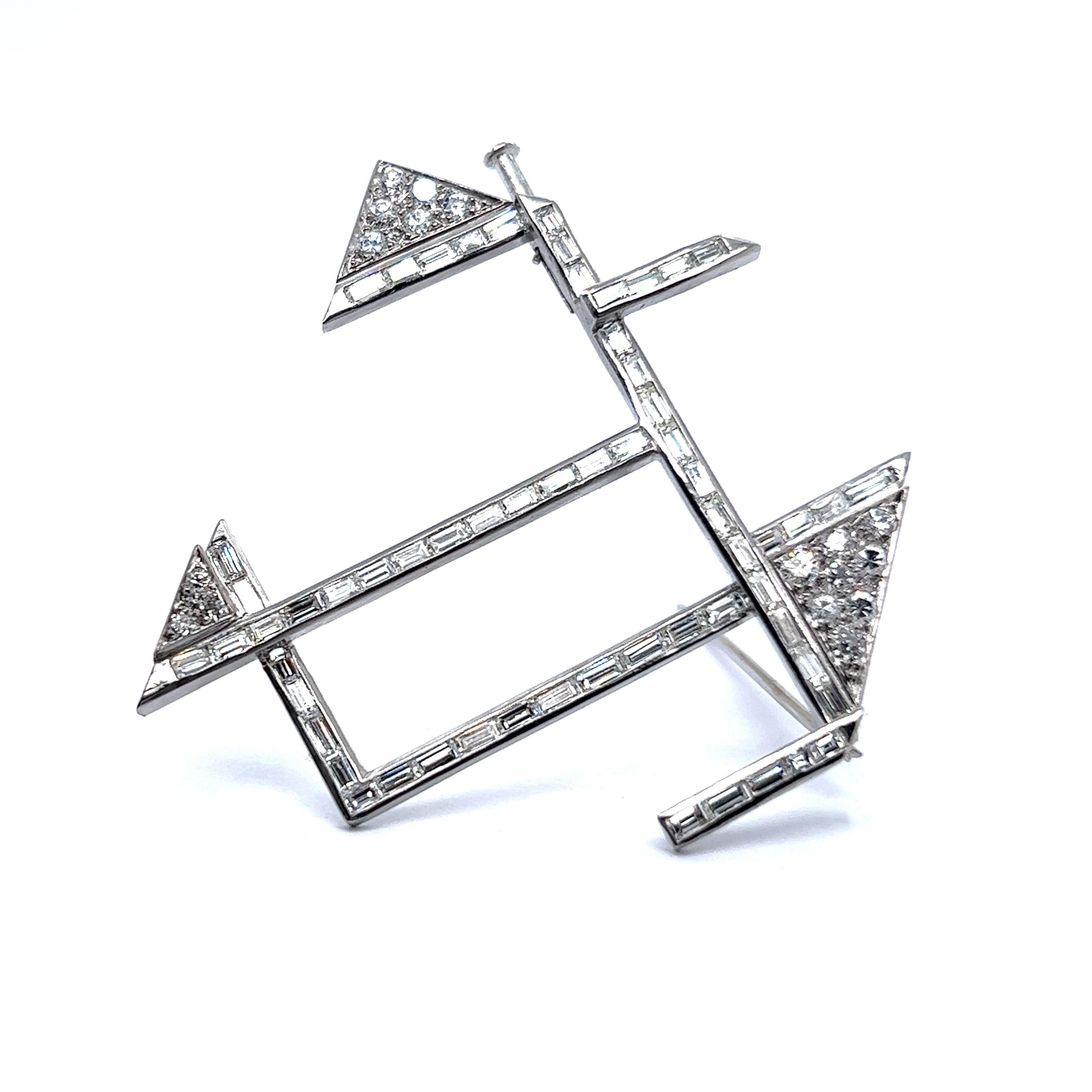Avant-Garde Brooch with Diamonds in Platinum 950 For Sale 1