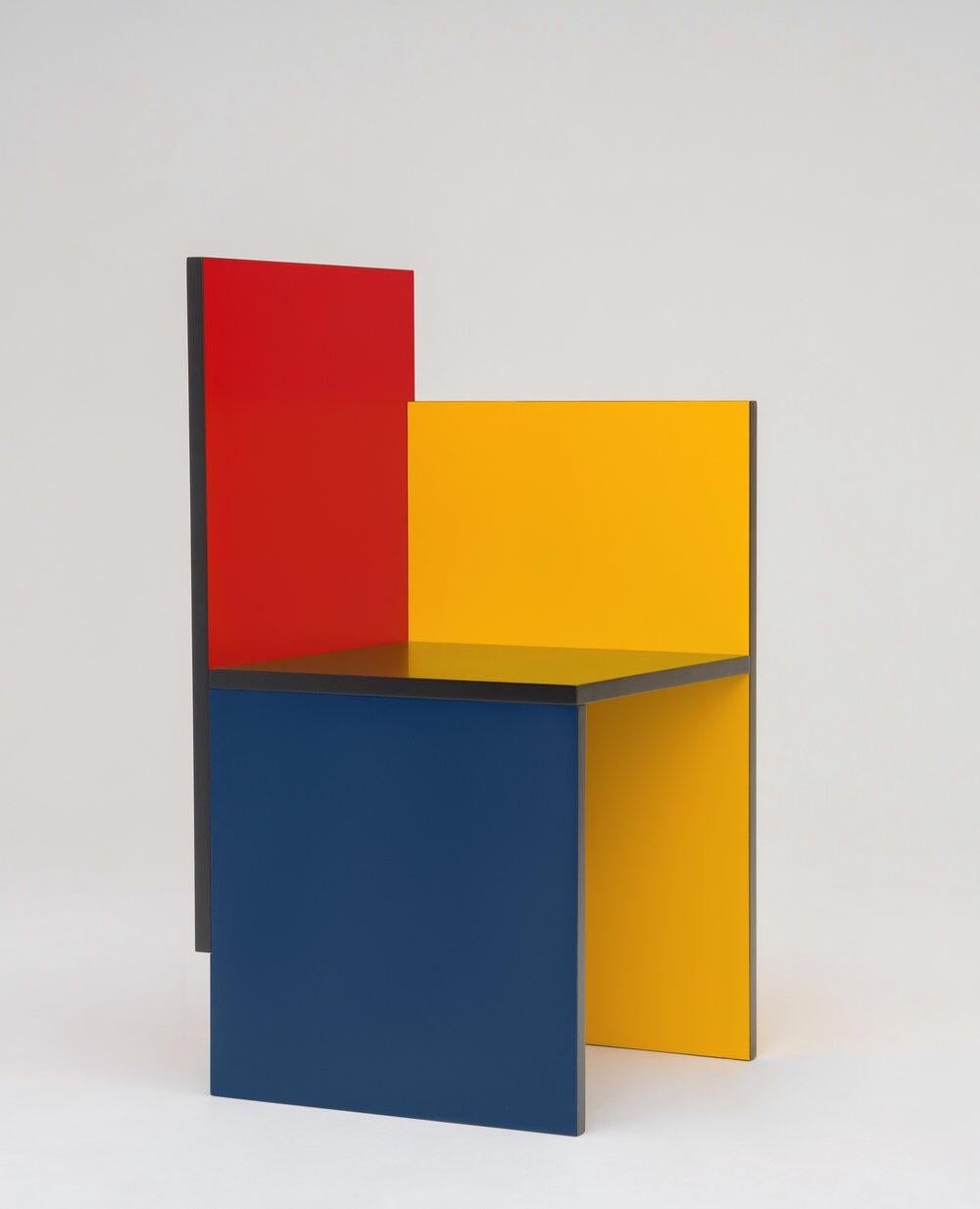 Chaise «vant Garde », style Bauhaus « Un bras », couleur de votre choix en vente 2