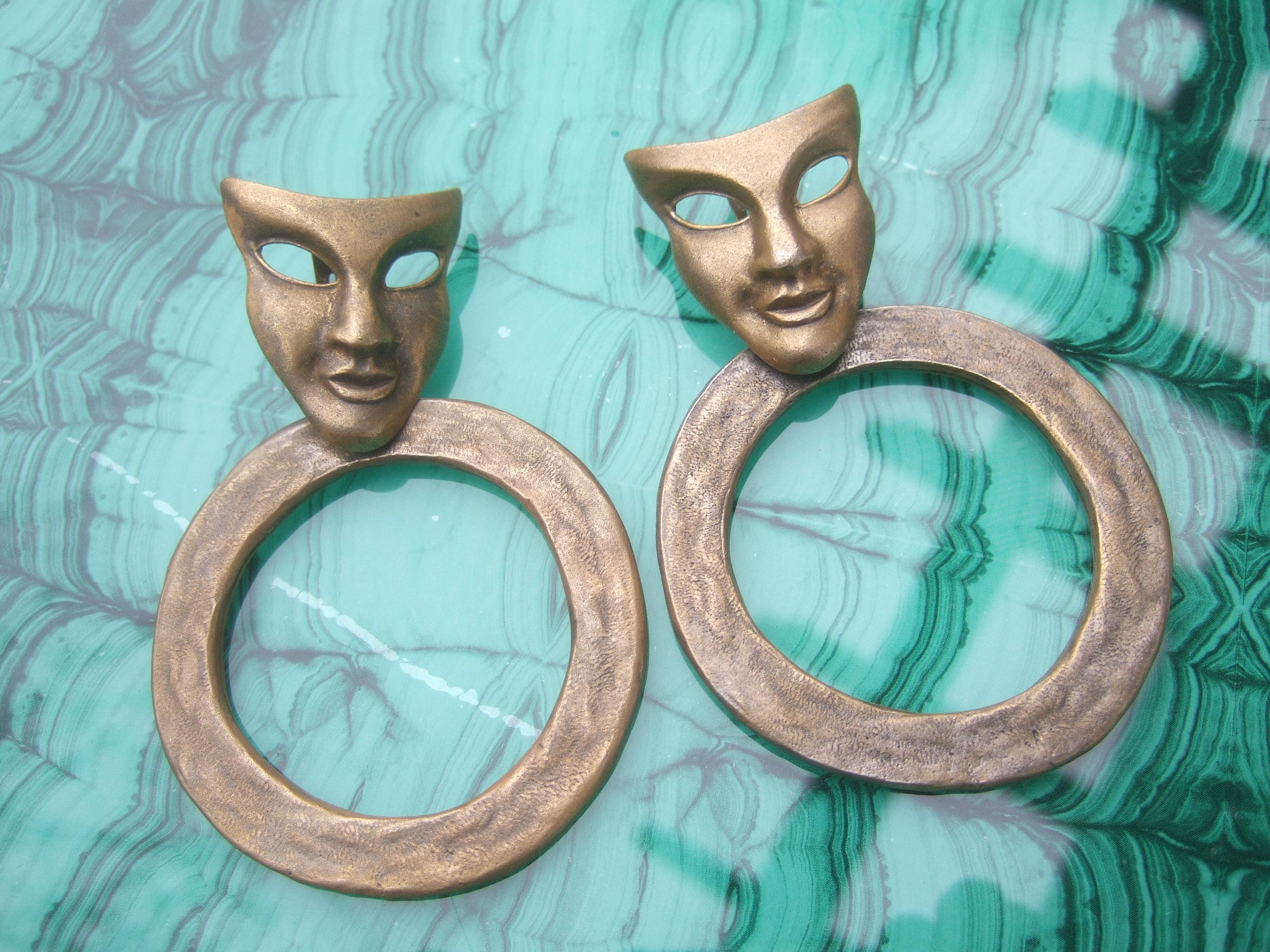 Avant-Garde Huge Clip On Statement Earrings Designed by Les Bernard c 1980s In Good Condition For Sale In University City, MO