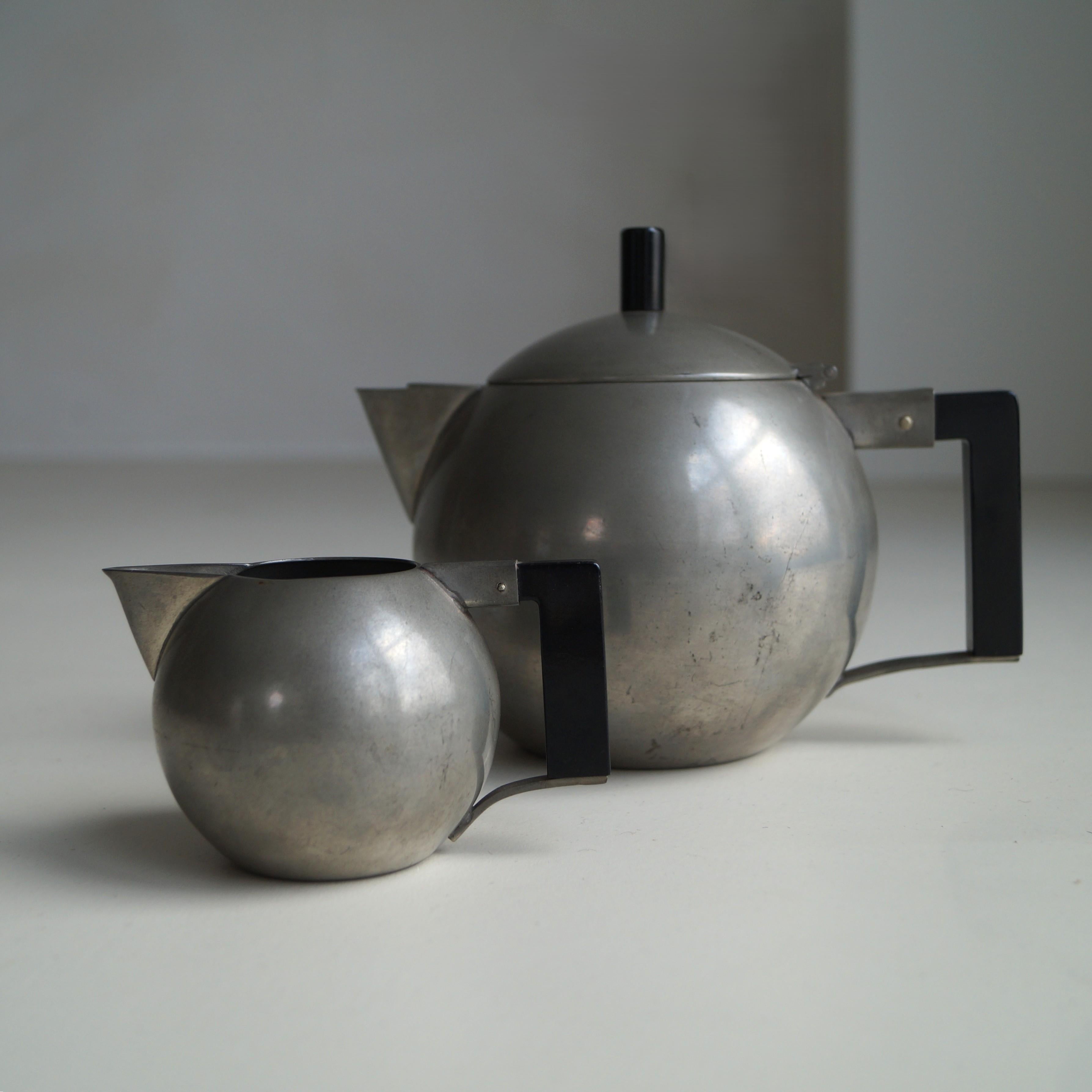Avant-garde modernist tea service by C v.d. Hoef for GERO, 1920s For Sale 3
