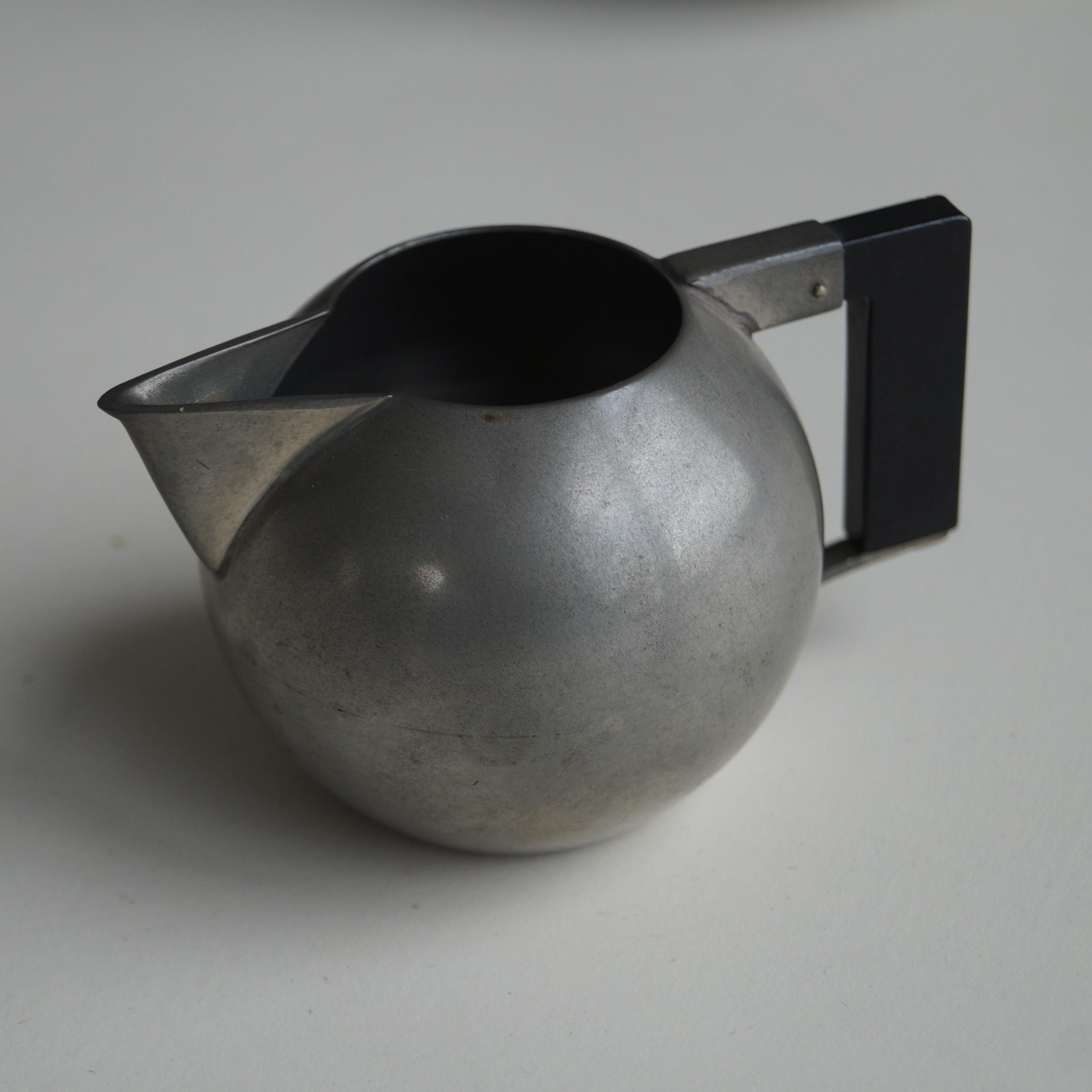 Avant-garde modernist tea service by C v.d. Hoef for GERO, 1920s For Sale 7