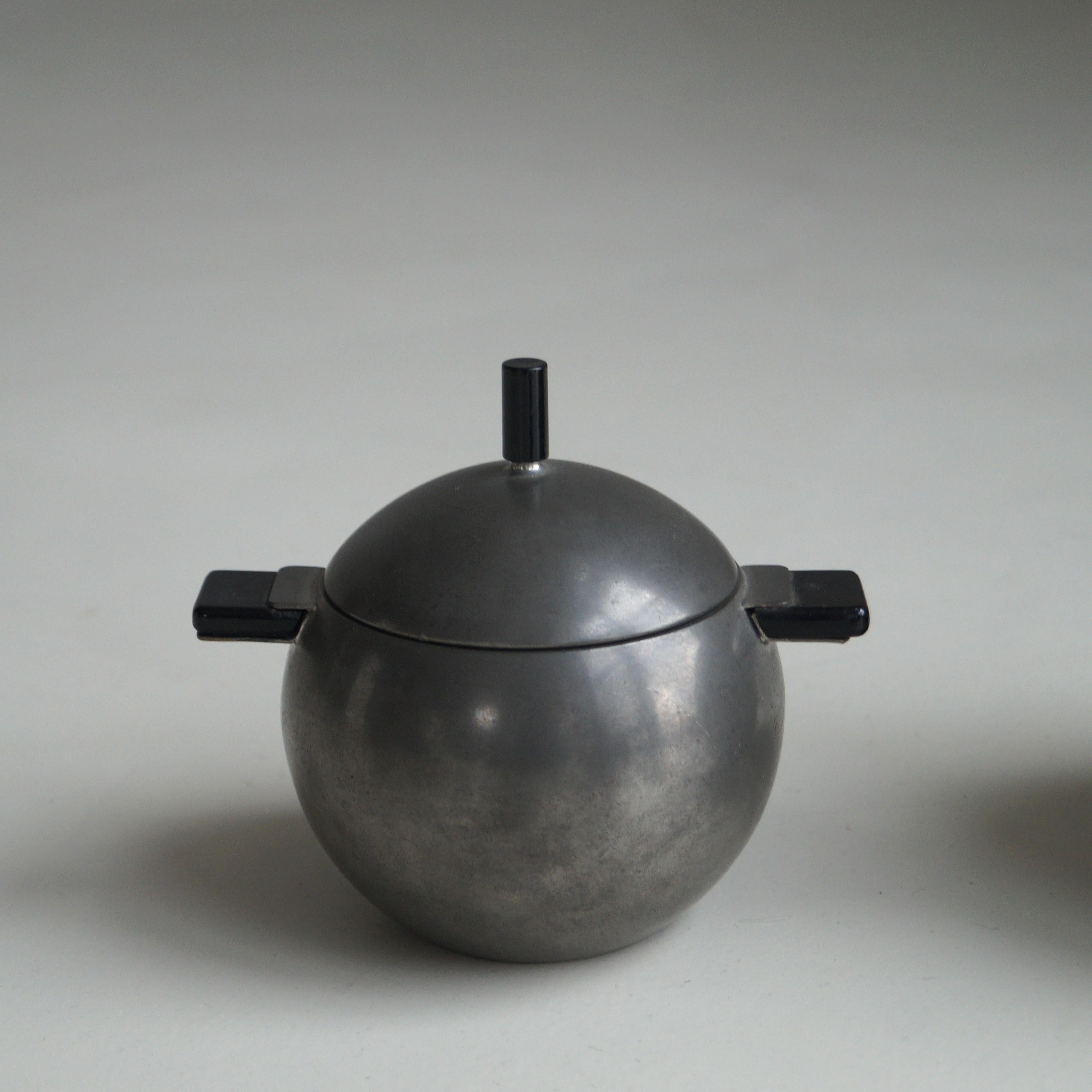 Avant-garde modernist tea service by C v.d. Hoef for GERO, 1920s For Sale 8