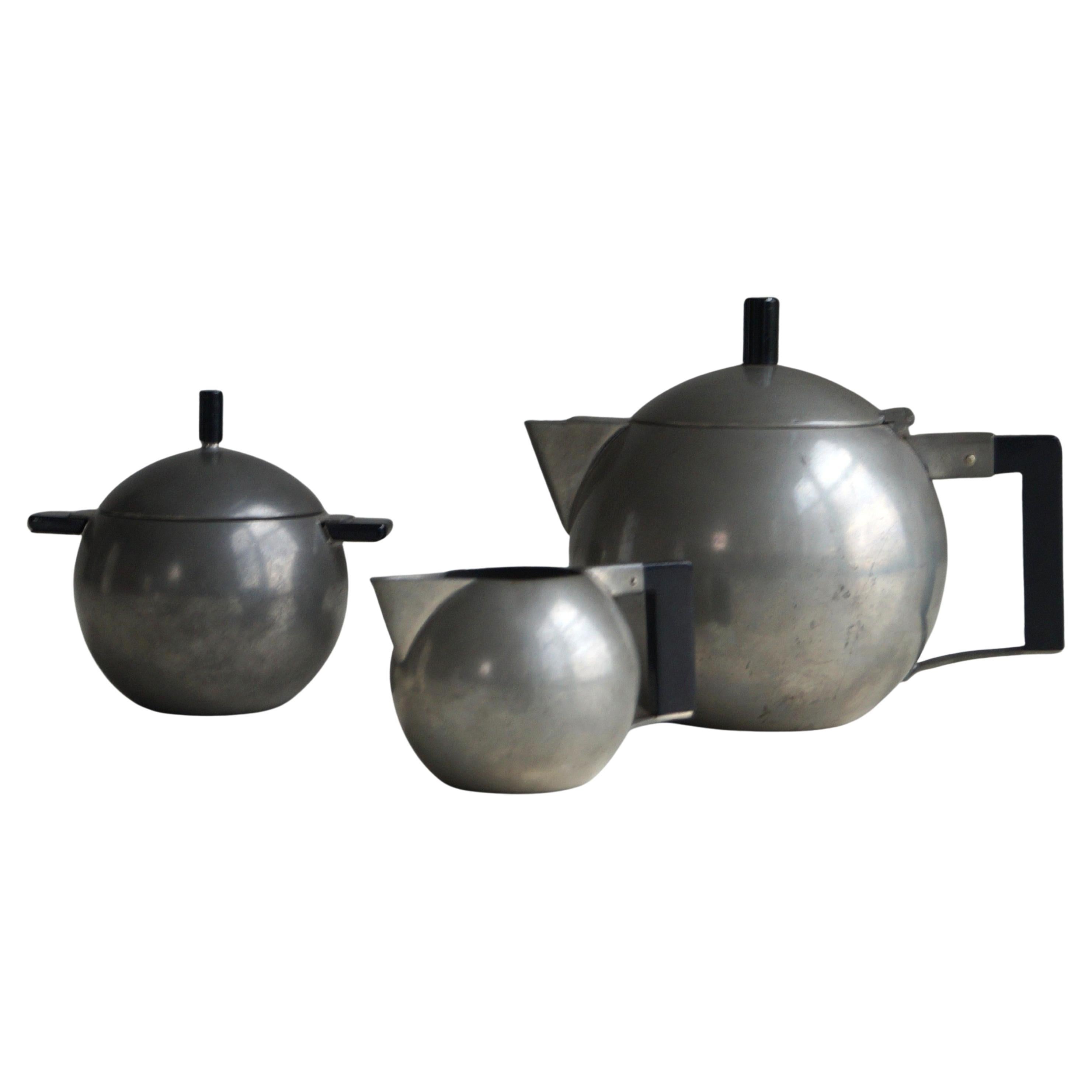 Avant-garde modernist tea service by C v.d. Hoef for GERO, 1920s For Sale