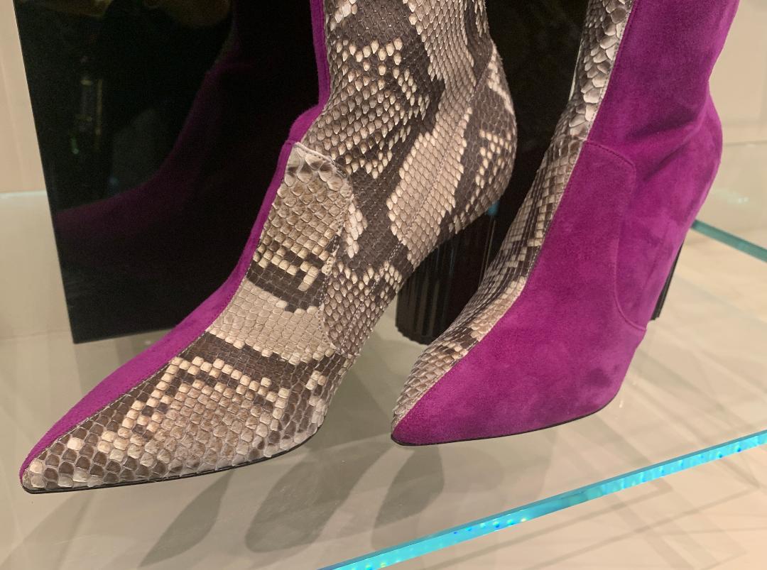 Avant Garde Roberto Cavalli Magenta Suede Two Tone Thigh High Boots Size 41 In Excellent Condition In Tustin, CA