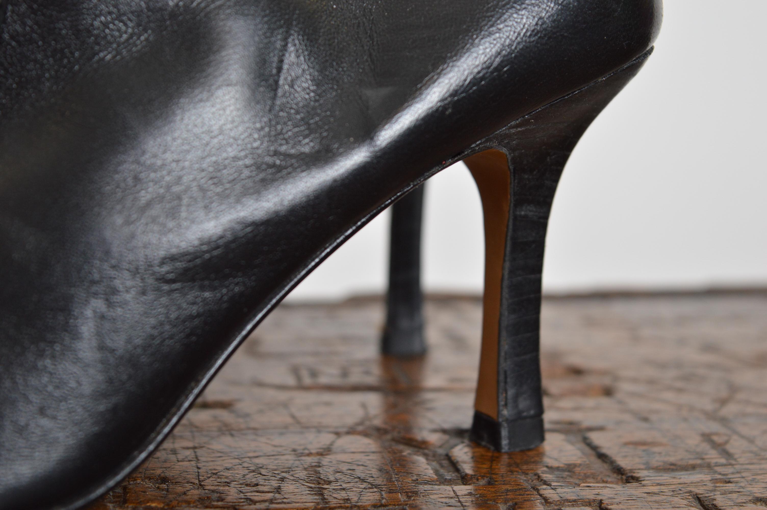 Avant Guard 2000s Spitze Spitze Italienisch Artisan Schwarz Leder Gericht Schuh Heels im Angebot 6