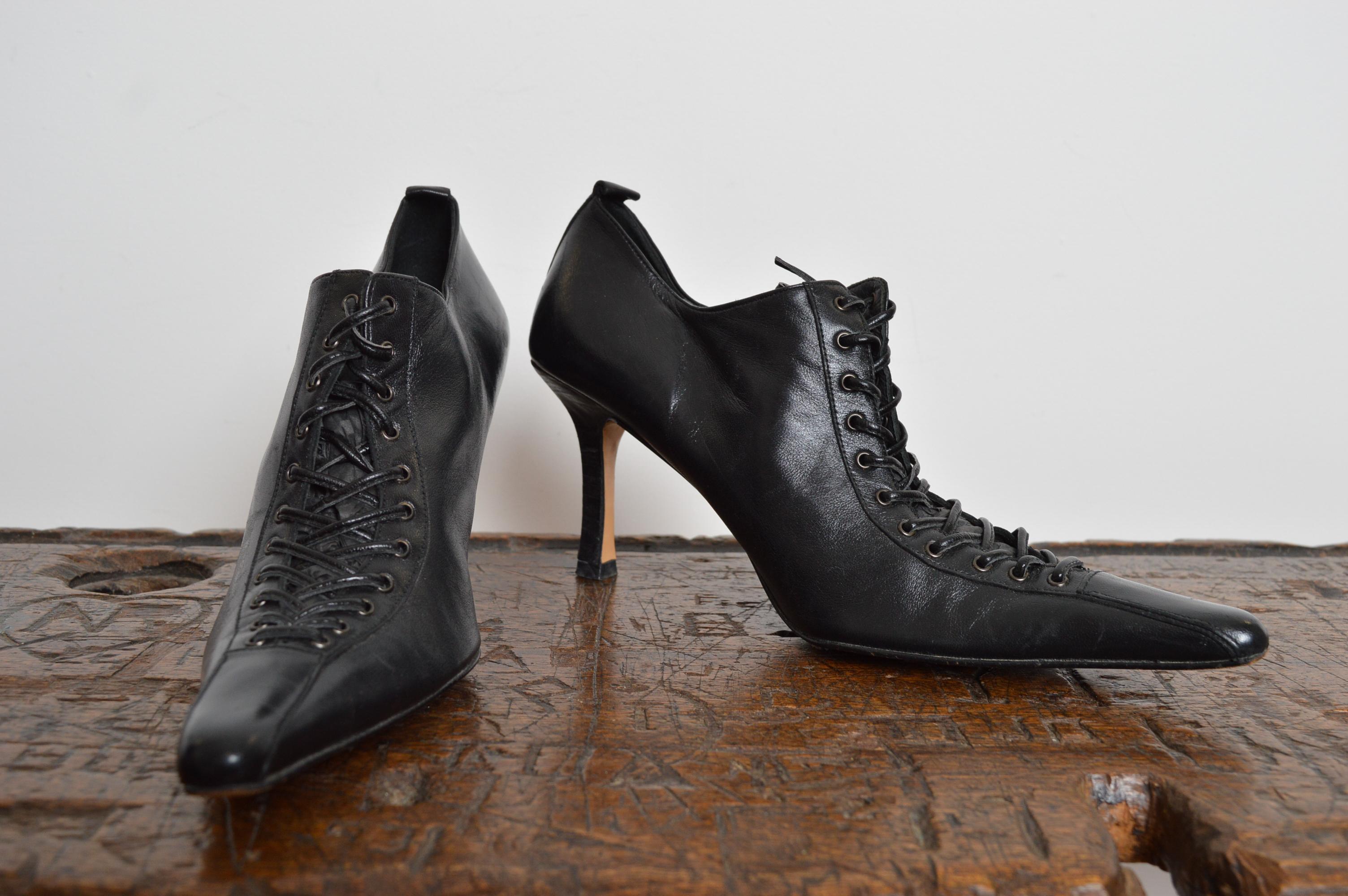 Avant Guard 2000s Spitze Spitze Italienisch Artisan Schwarz Leder Gericht Schuh Heels im Zustand „Gut“ im Angebot in Sheffield, GB
