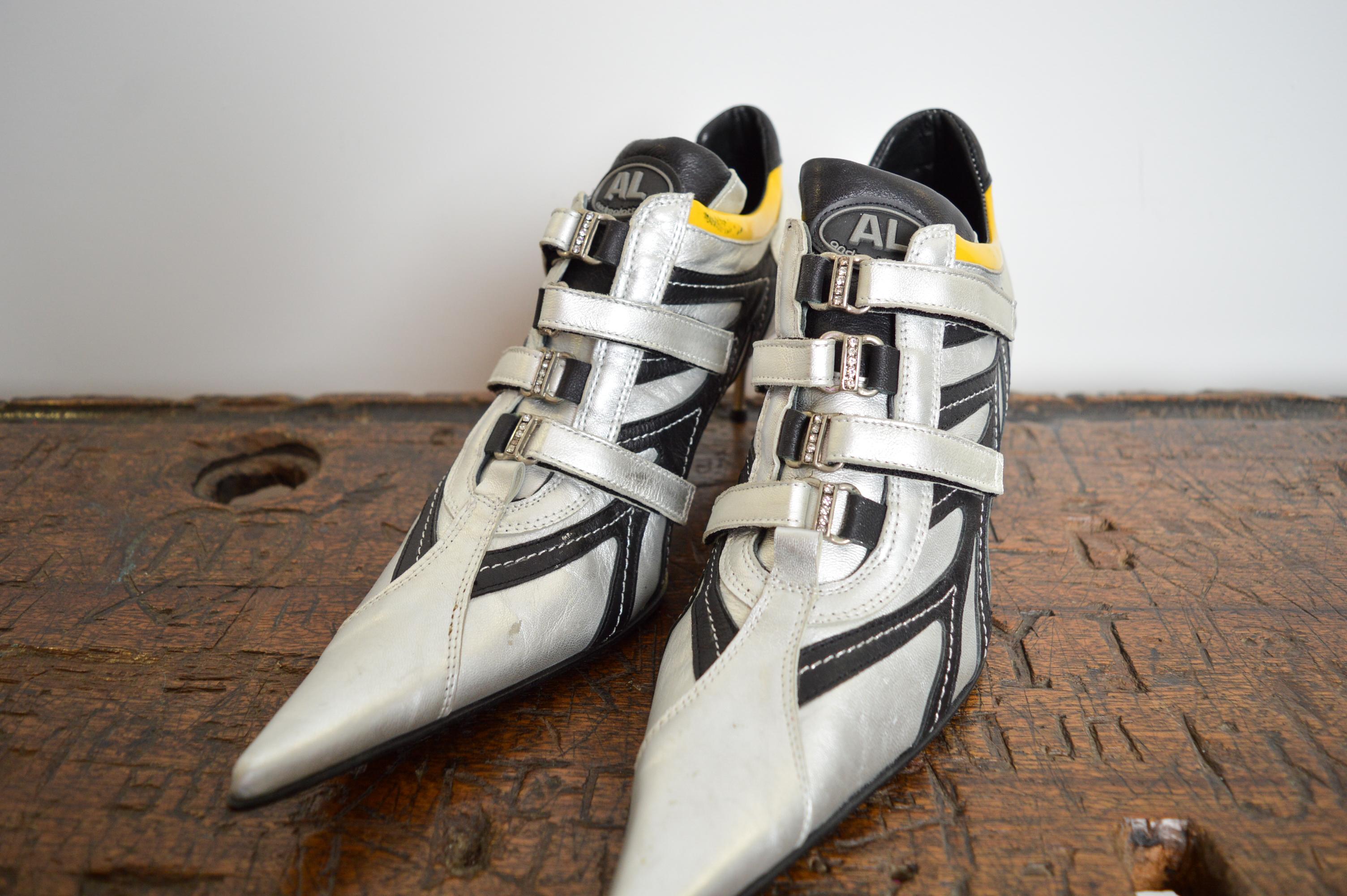 Avantgarde Andrea Lattanzi Technical Y2k Silber spitz zulaufende futuristische Trainer Heels im Angebot 11