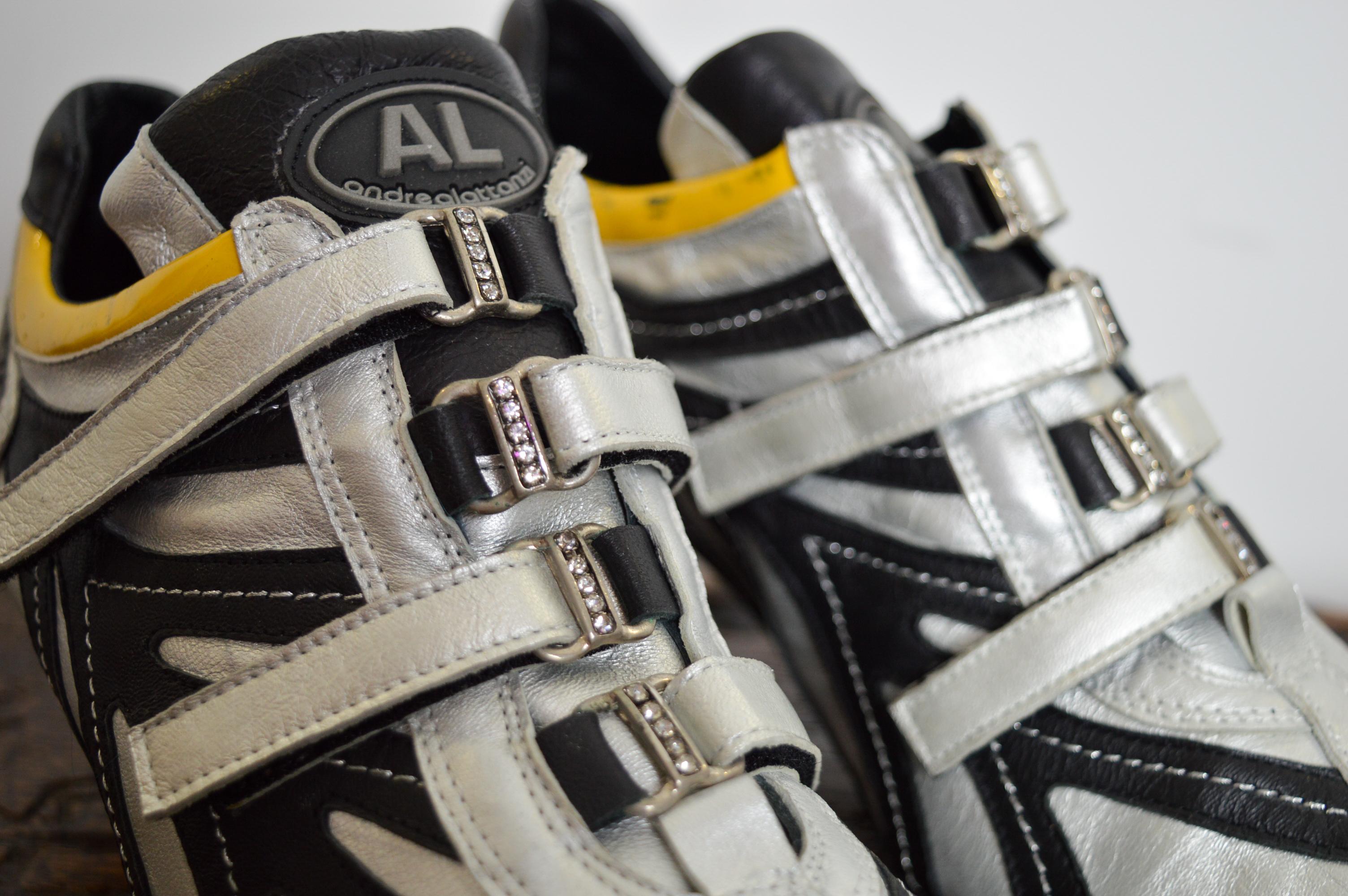 Avantgarde Andrea Lattanzi Technical Y2k Silber spitz zulaufende futuristische Trainer Heels im Angebot 2