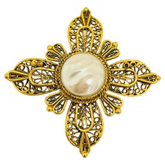 AVANTE signed gold tone pearl maltese cross designer brooch
