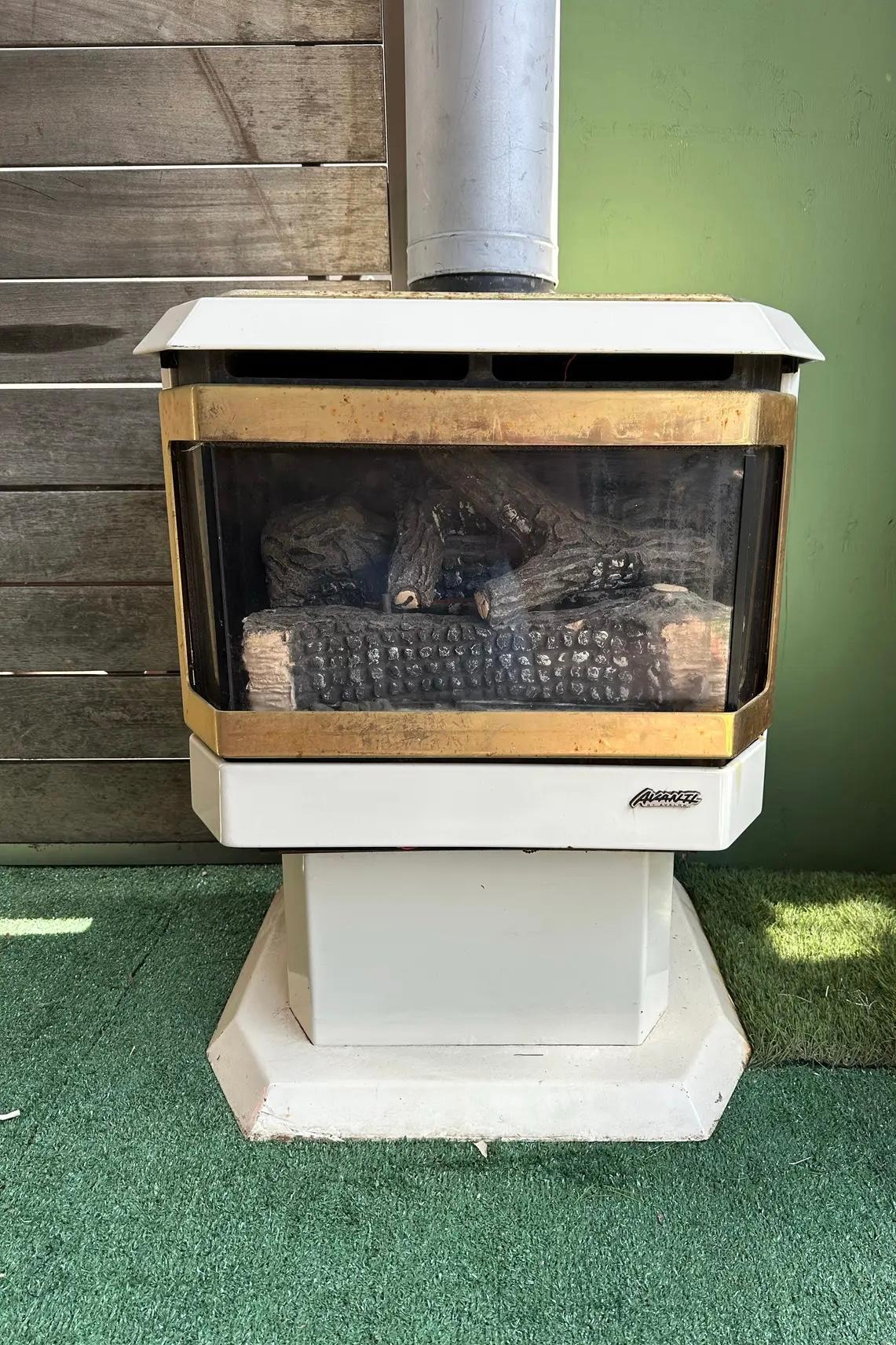 Moderne Cheminée à gaz Avanti en vente