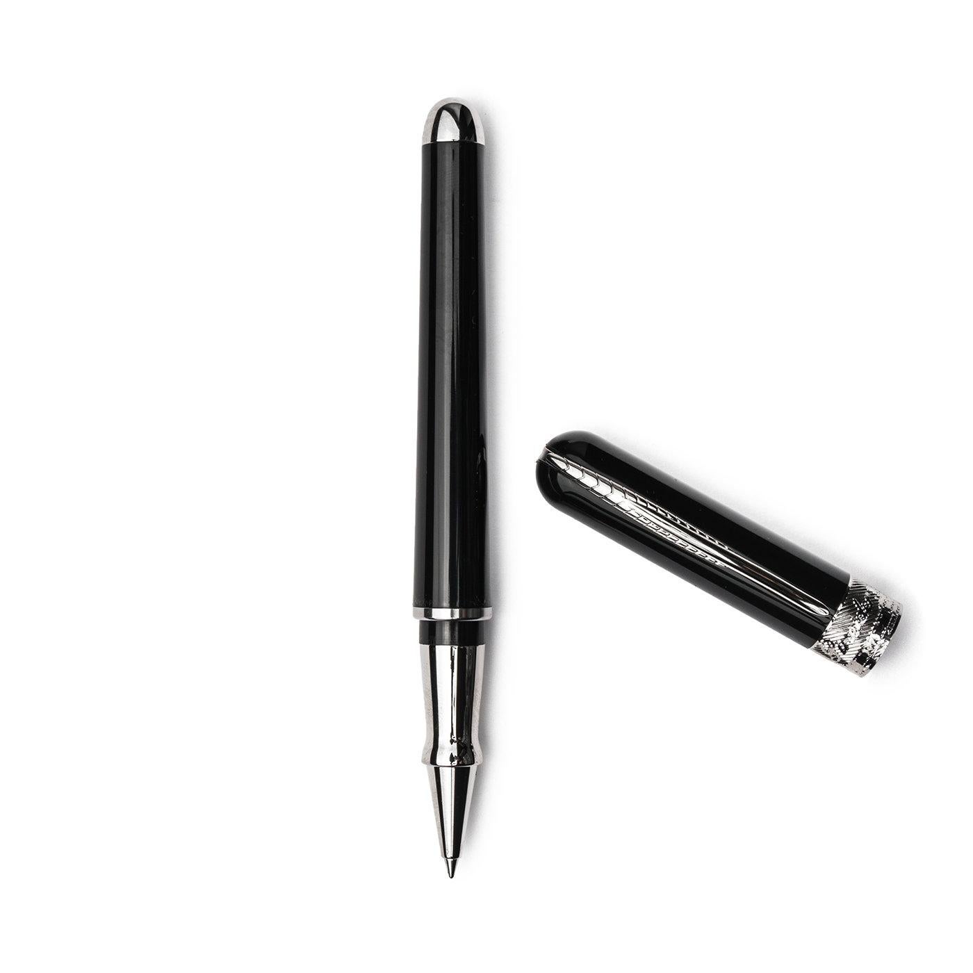 This ultra-elegant fountain pen is distinguished by a black body in UltraResin, a special material developed by Pineider mixing nacre and resin for enhanced weather-resistance and durability. The pen's parts are assembled through an interlocking