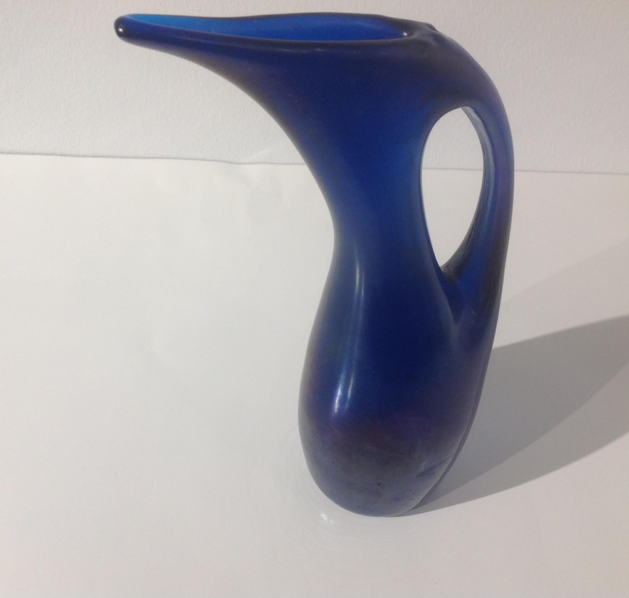 Italian AVeM Anse Volante Murano glass vase in irridized vibrant blue For Sale