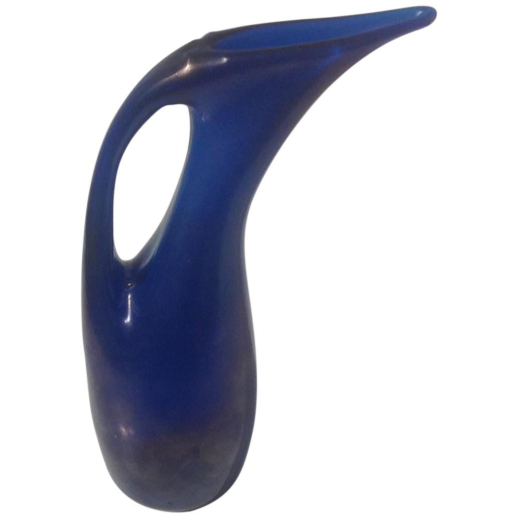AVeM Anse Volante Murano glass vase in irridized vibrant blue For Sale