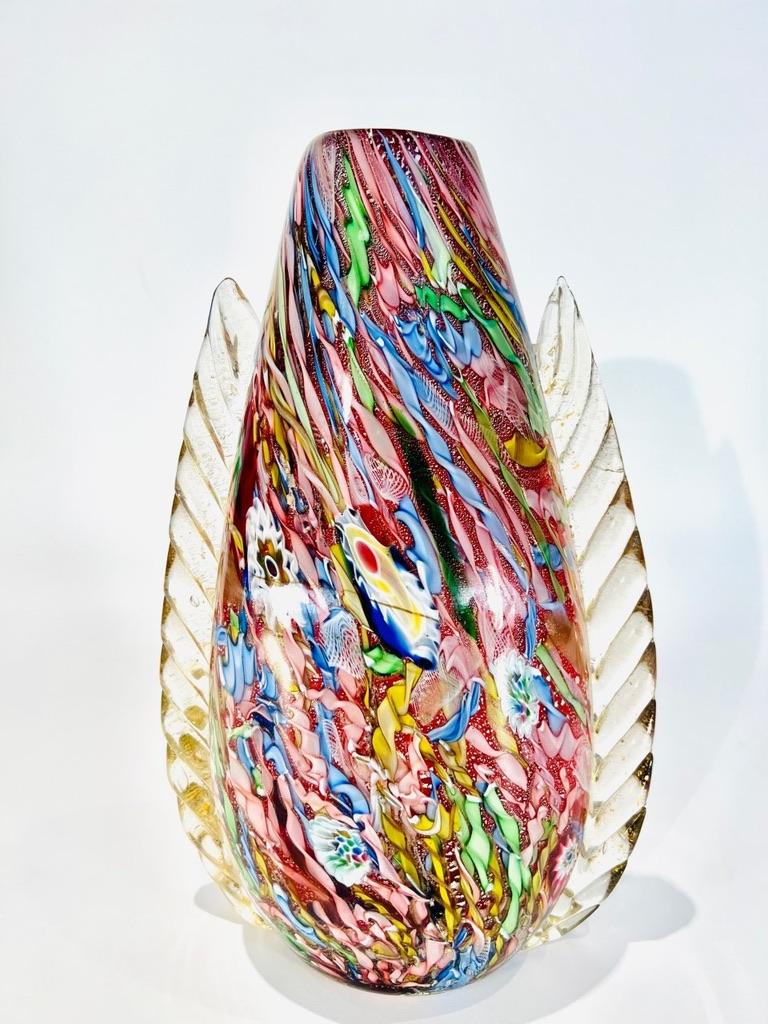 Incroyable vase multicolore en verre de Murano circa 1950 