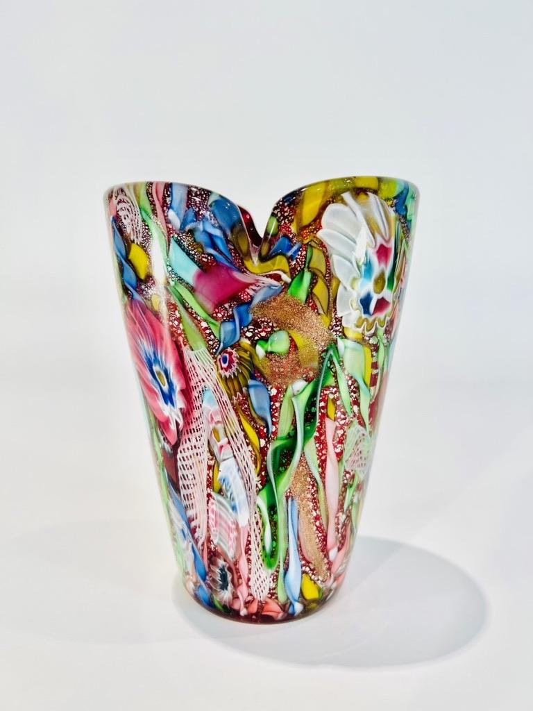 Incroyable vase multicolore en verre de Murano circa 1950 