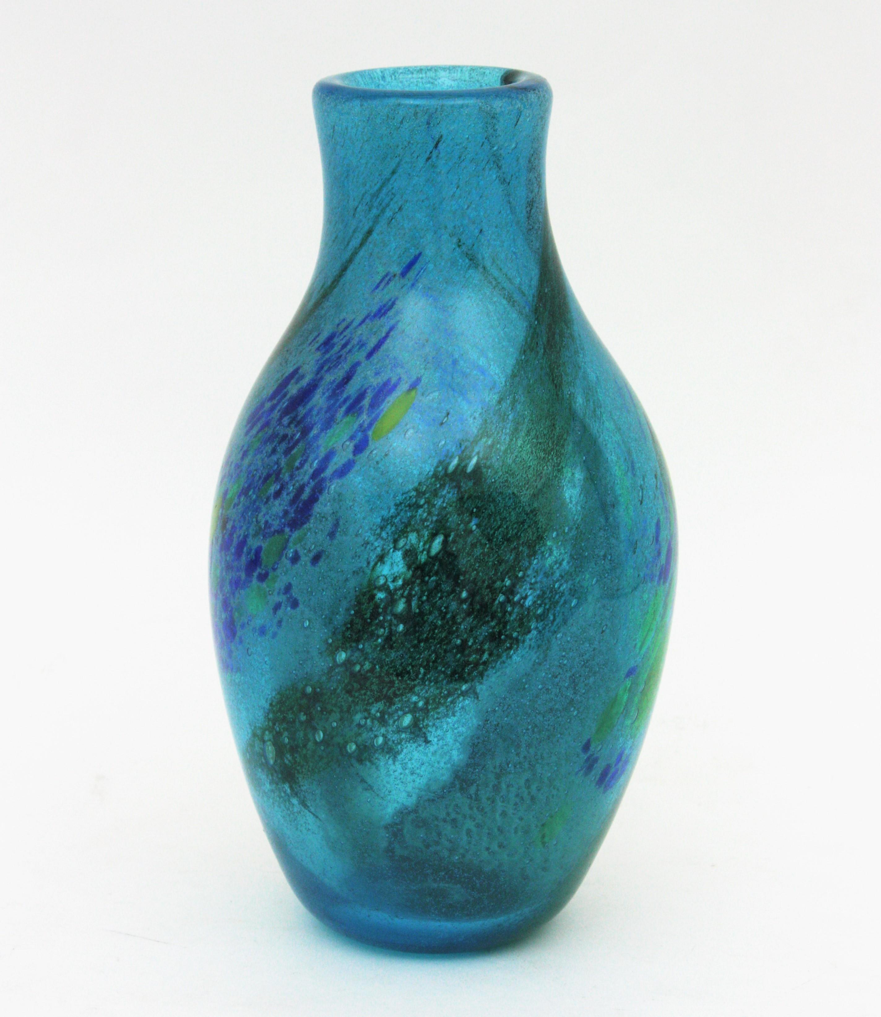 Hand-Crafted AVEM Murano Pulegoso Murrine Blue Art Glass Vase, 1950s For Sale