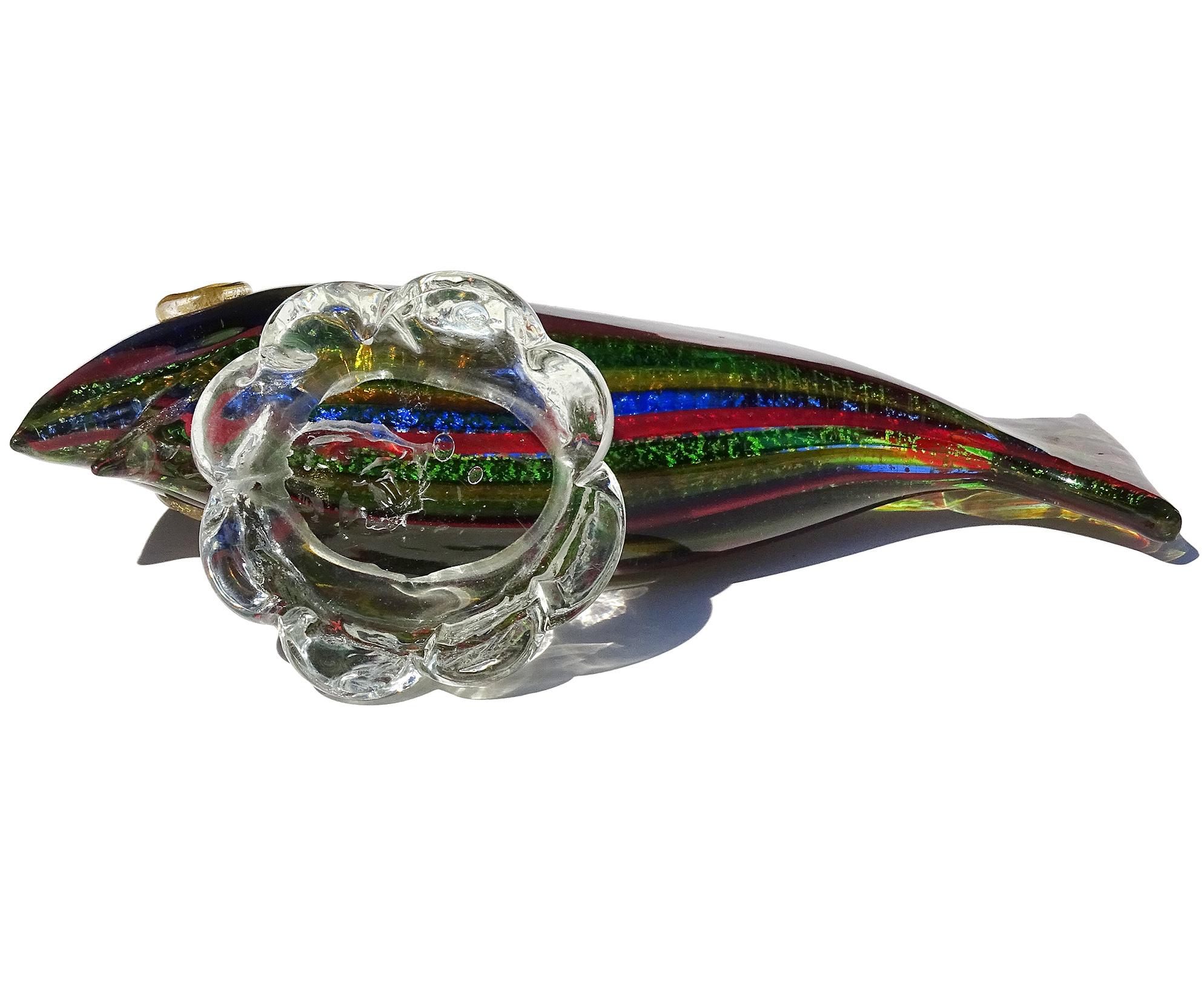 Fait main A.VE.M. Murano Rainbow Silver Gold Flecks Italian Art Glass Stripes Fish Figure (figure de poisson) en vente