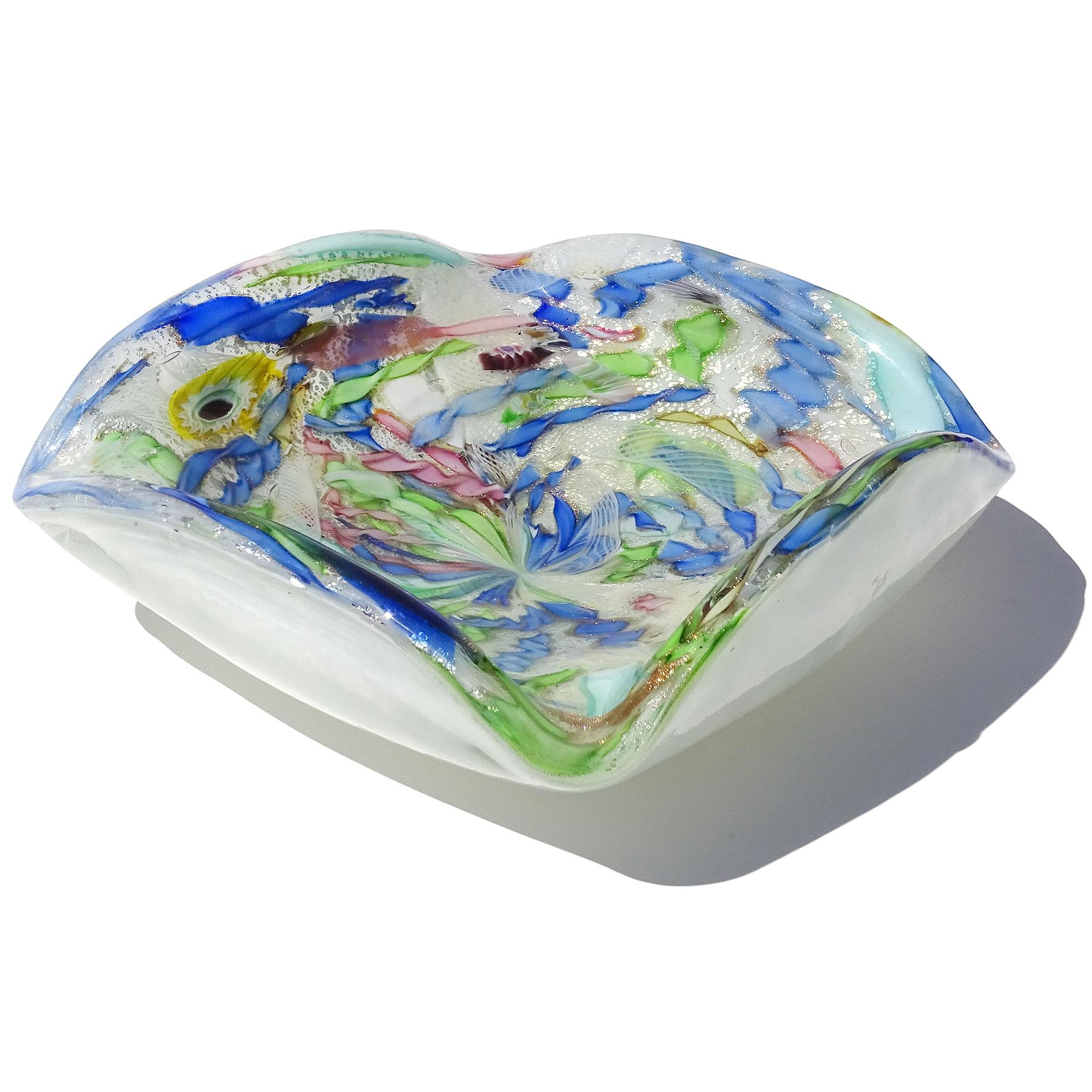 A.Ve.M. Murano White Millefiori Flower Silver Flecks Italian Art Glass Bowl In Good Condition For Sale In Kissimmee, FL