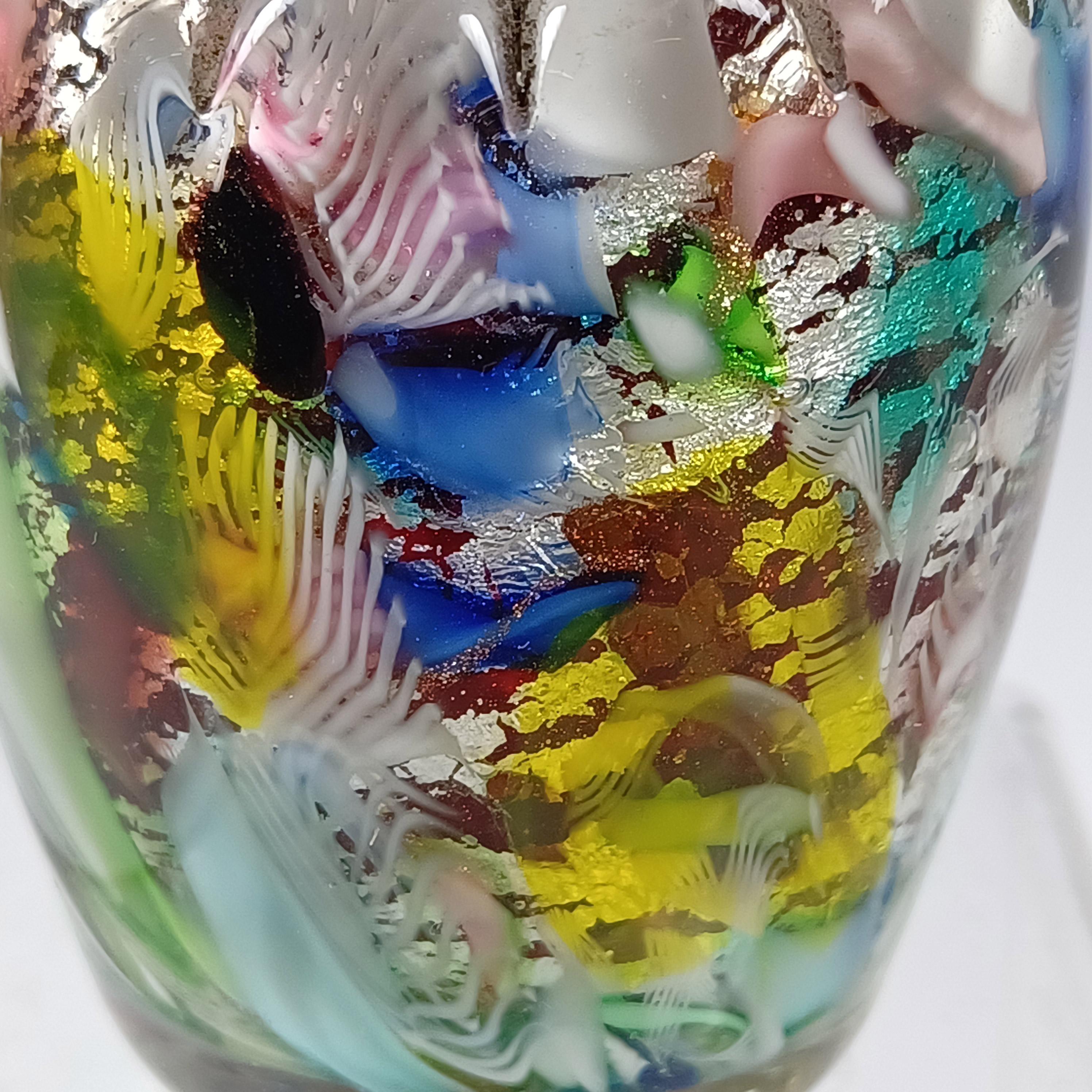 AVEM Murano Zanfirico Bizantino / Tutti Frutti Mini Jarrón de cristal rojo mediados del siglo XX en venta