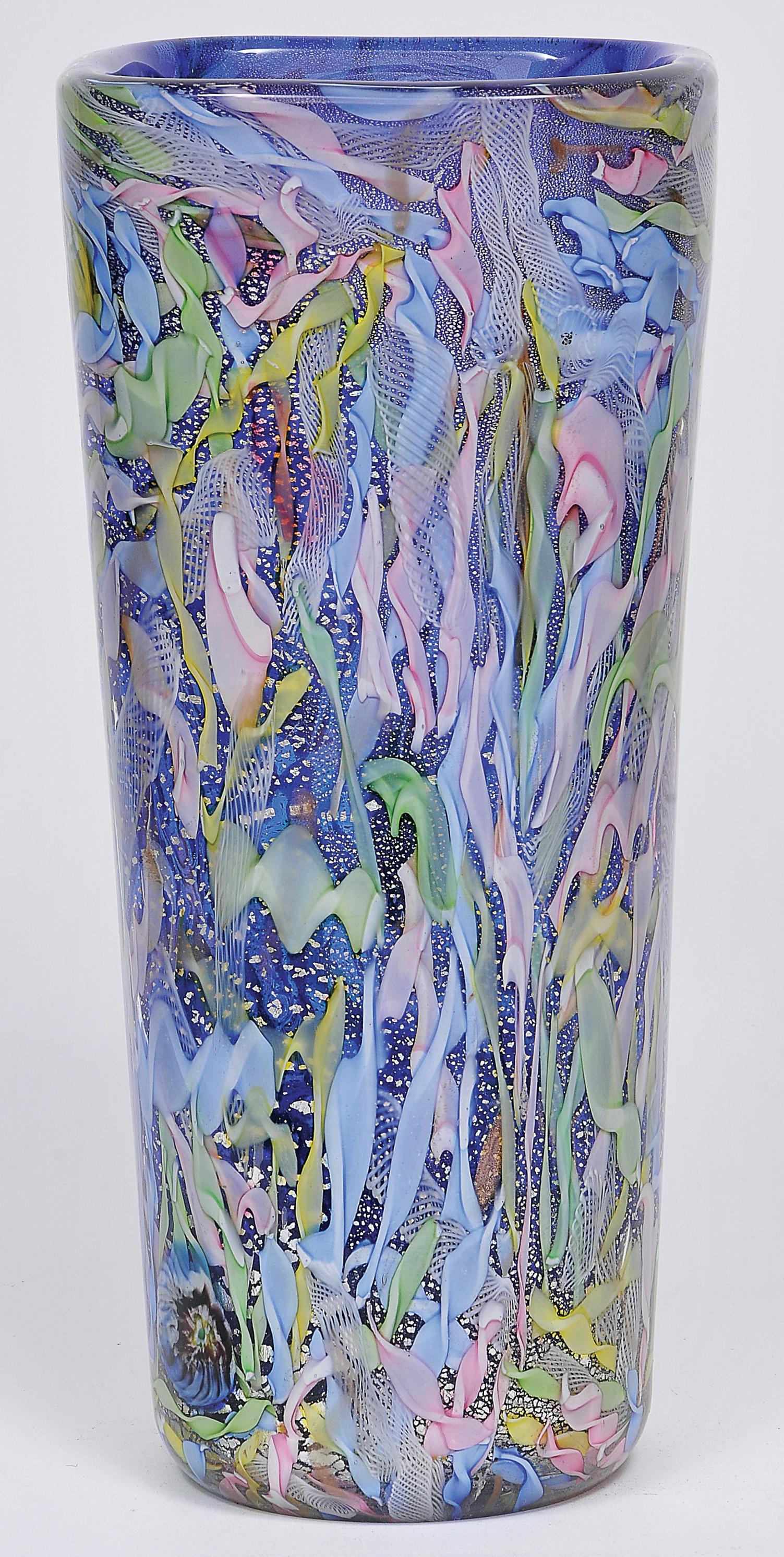 AVeM Vase, Artistic Blown Murano Glass, Multicolored and Blue, circa 1950 In Excellent Condition For Sale In Rio de Janeiro, RJ