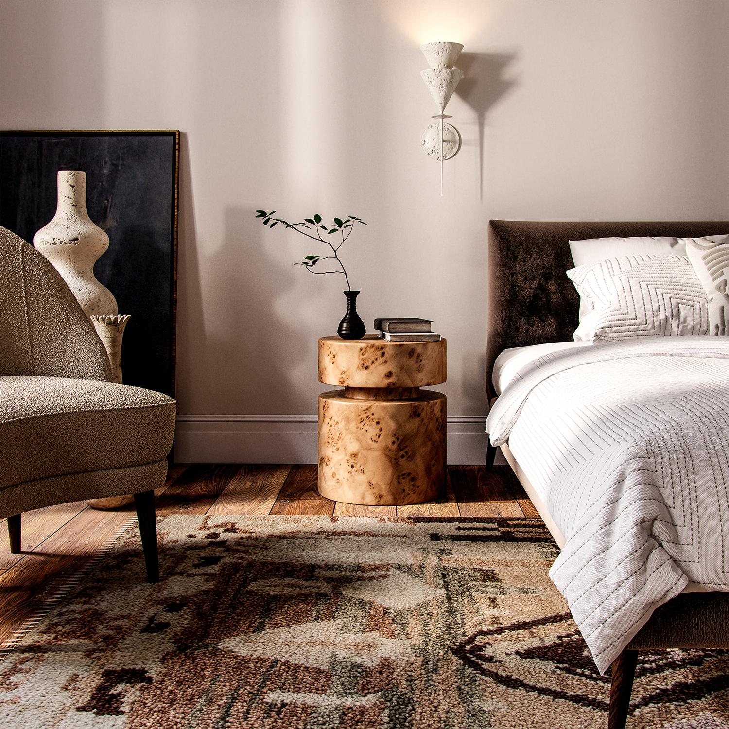 Broussin Table d'appoint en bois de loupe blonde 