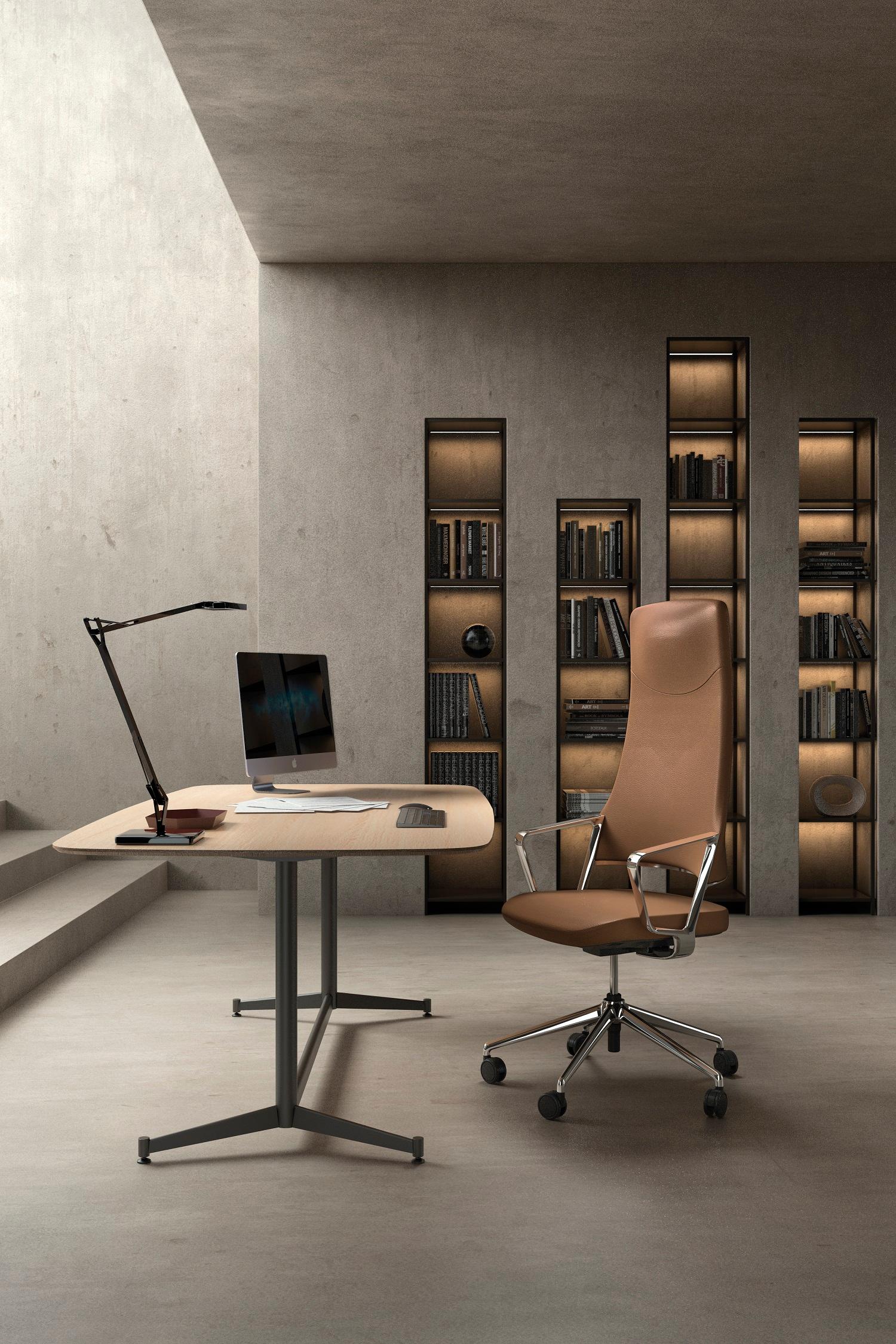 Sillón con Respaldo Alto Aventador de Aluminio y Piel by Quinti Sedute Posmoderno en venta