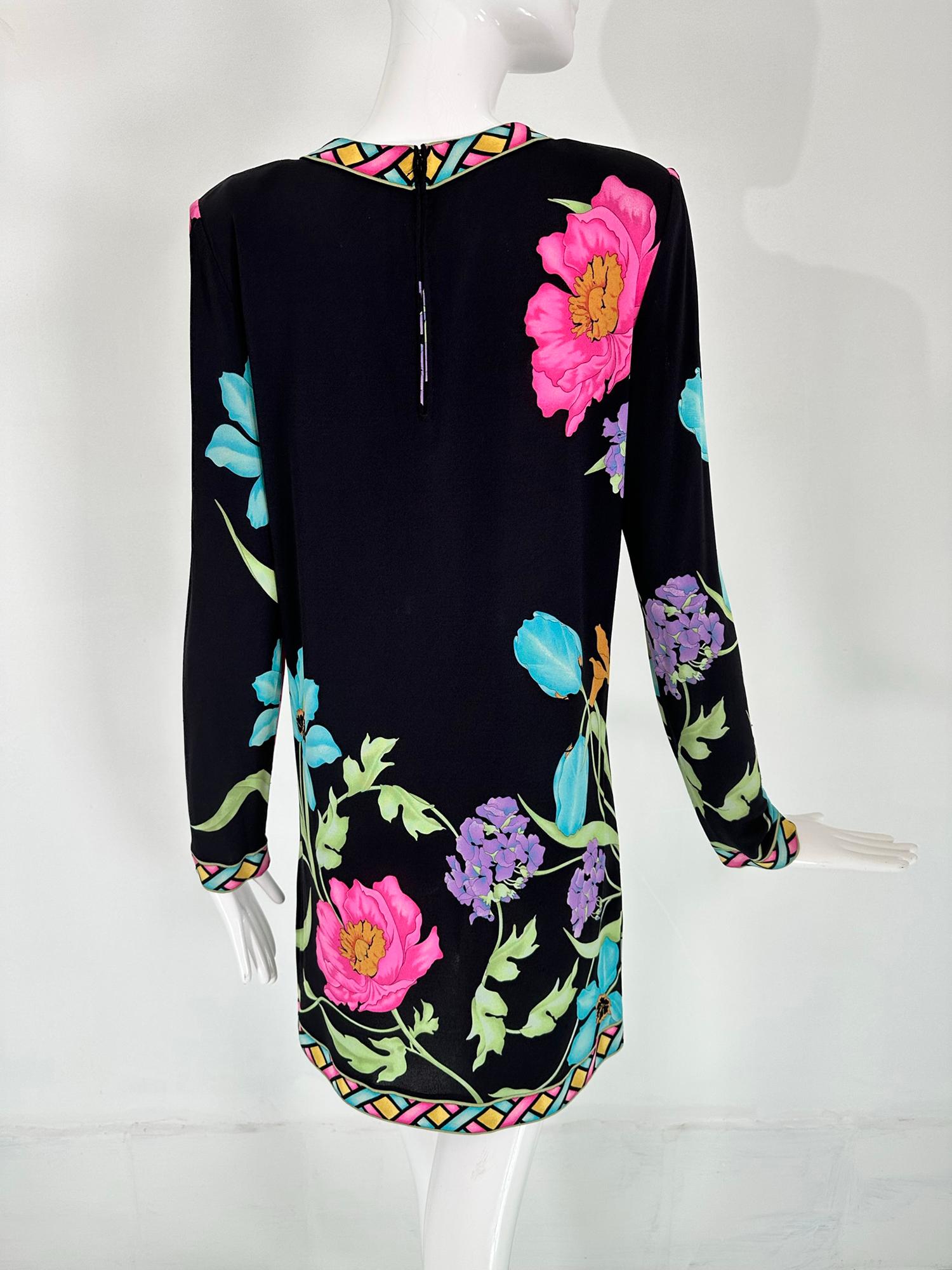 Averaro Bessi - Spectaculaire robe tunique à fleurs vibrantes en soie 12  en vente 3
