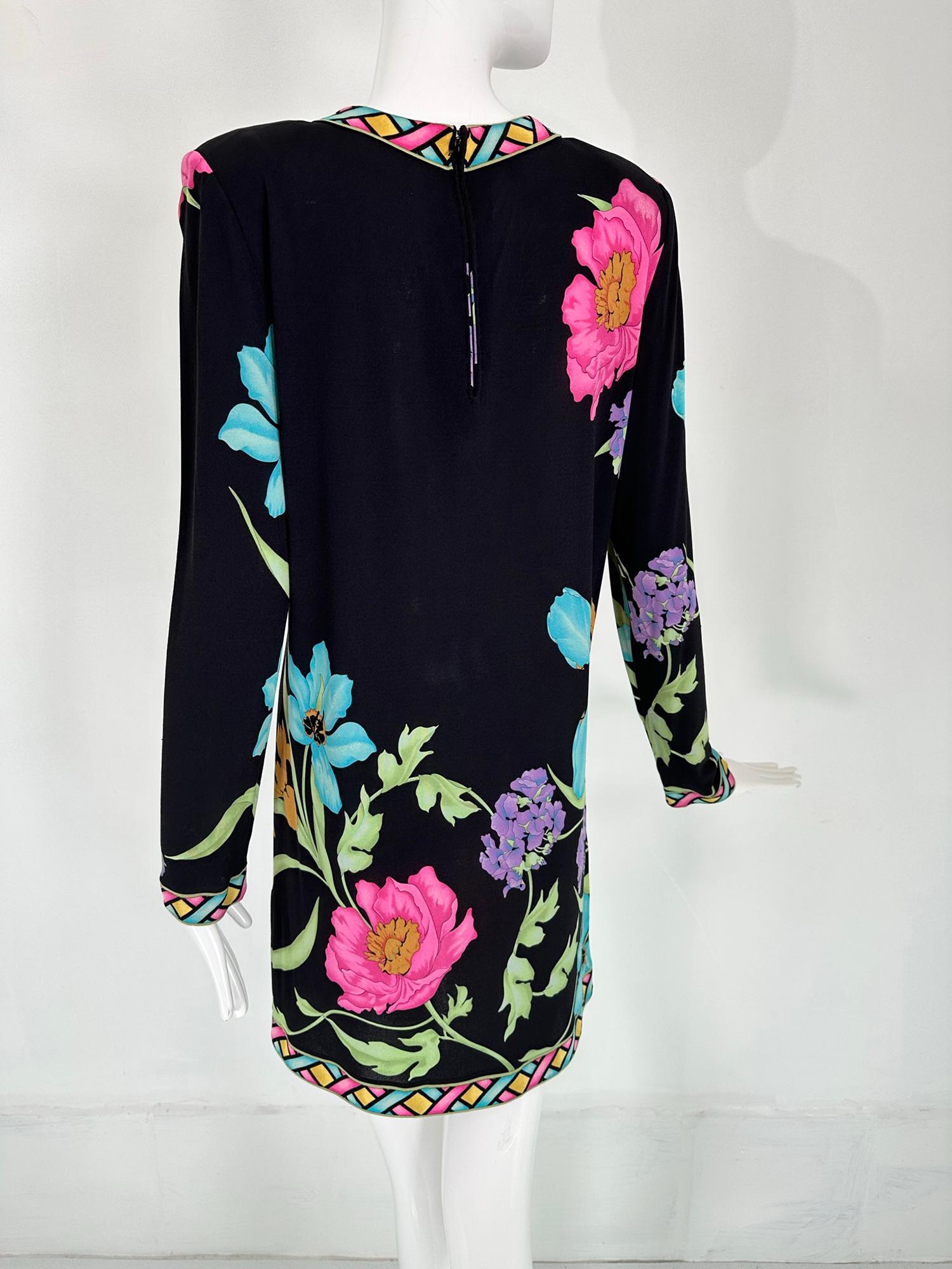 Averaro Bessi - Spectaculaire robe tunique à fleurs vibrantes en soie 12  en vente 4