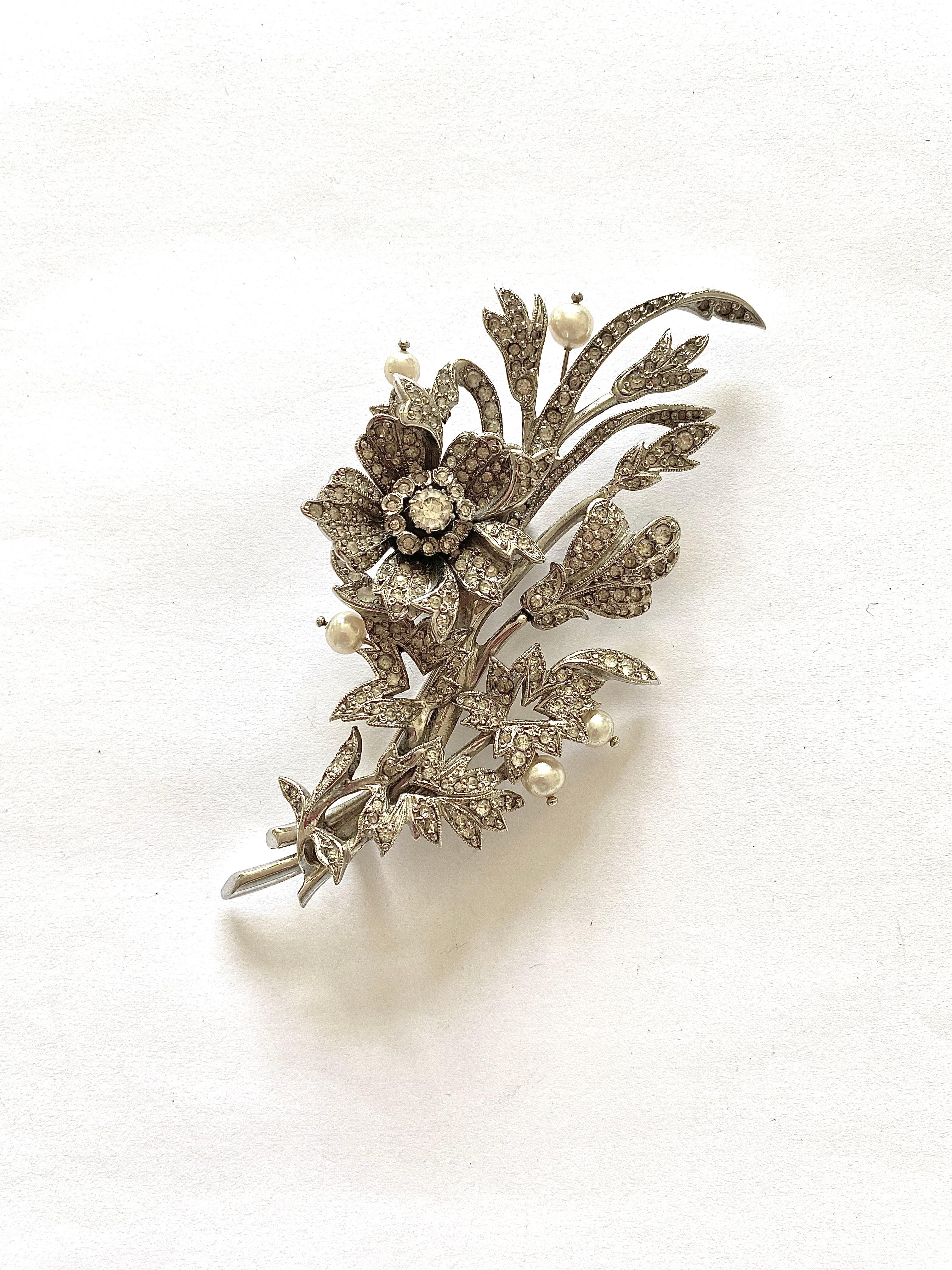 Avery large clear paste 'en tremblant' brooch, Christian Dior/Mitchel Maer c1954 In Excellent Condition For Sale In Greyabbey, County Down