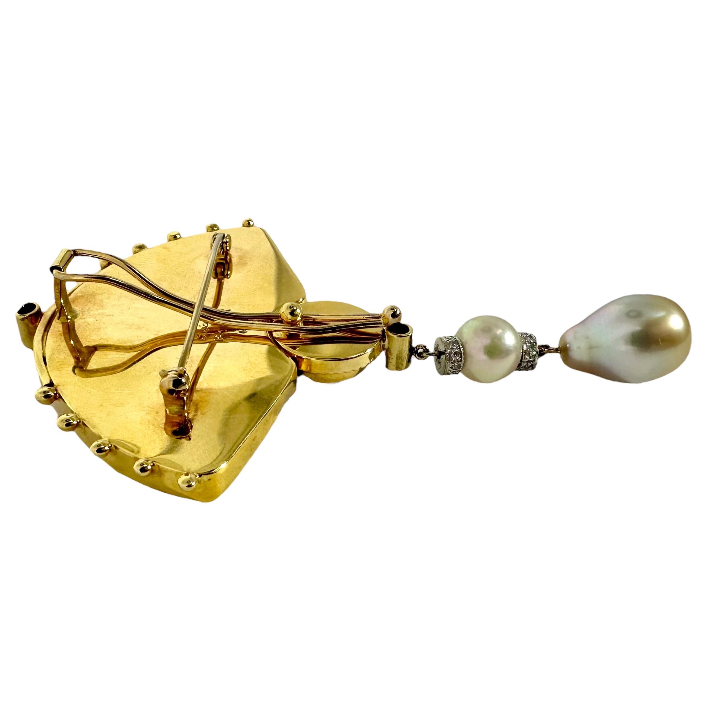 Tricia Young Pendentif fantaisie aérienne en or, émail, perles et saphirs en vente 5
