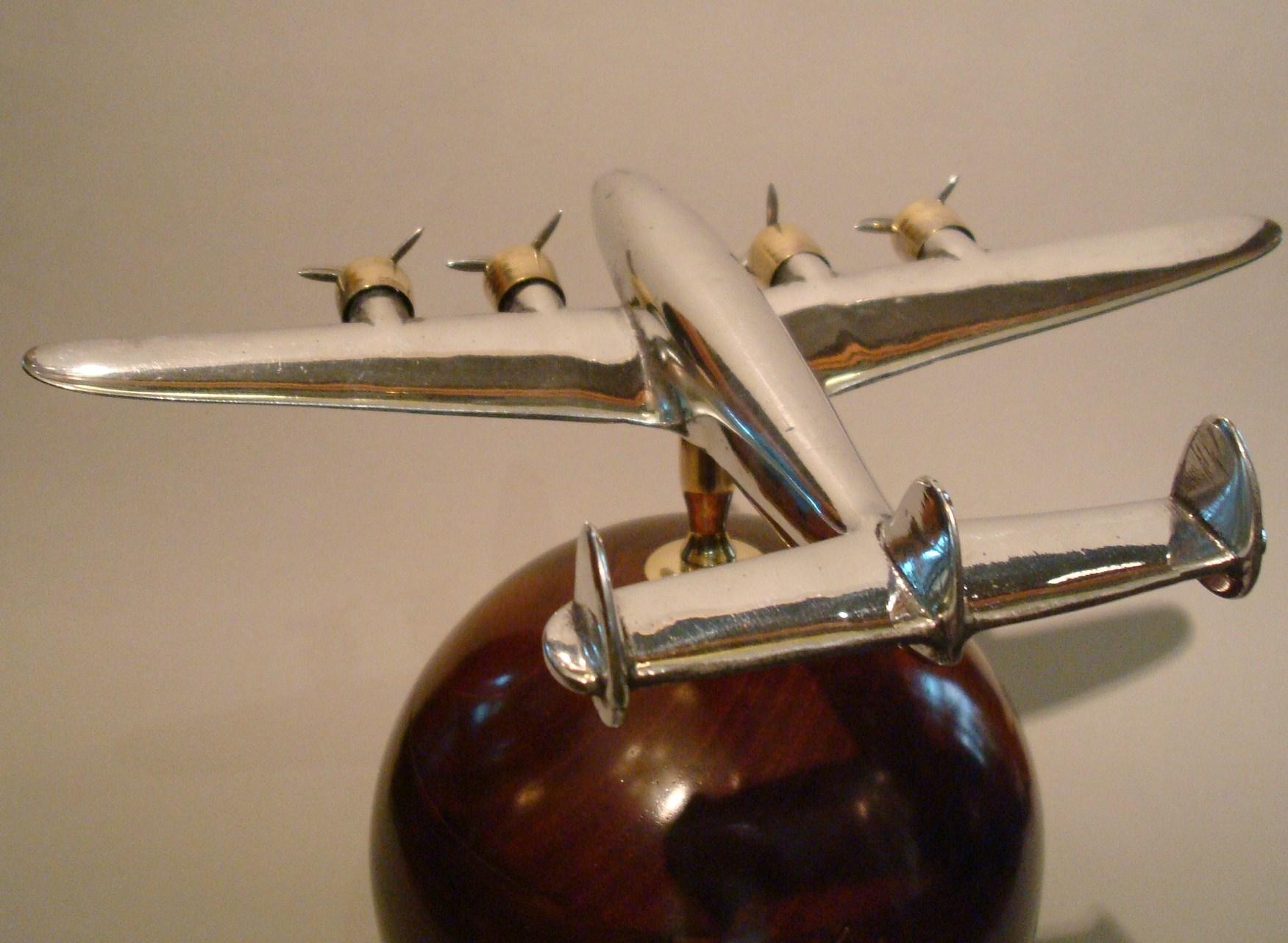 Aviation Lockheed Constellation Vintage Desk Airplane Model In Good Condition In Buenos Aires, Olivos