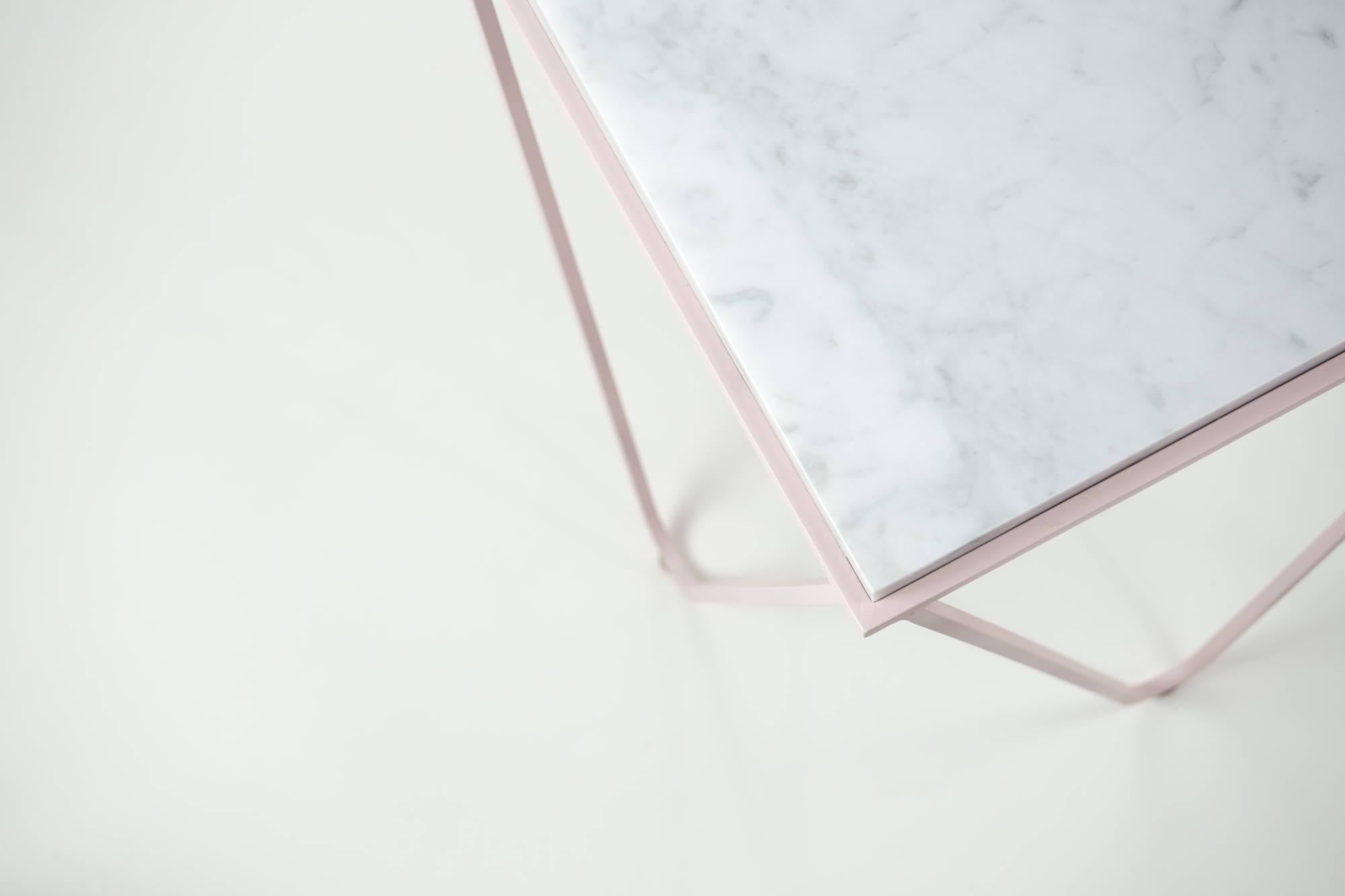 Italian Avior - Carrara Marble Side Table For Sale