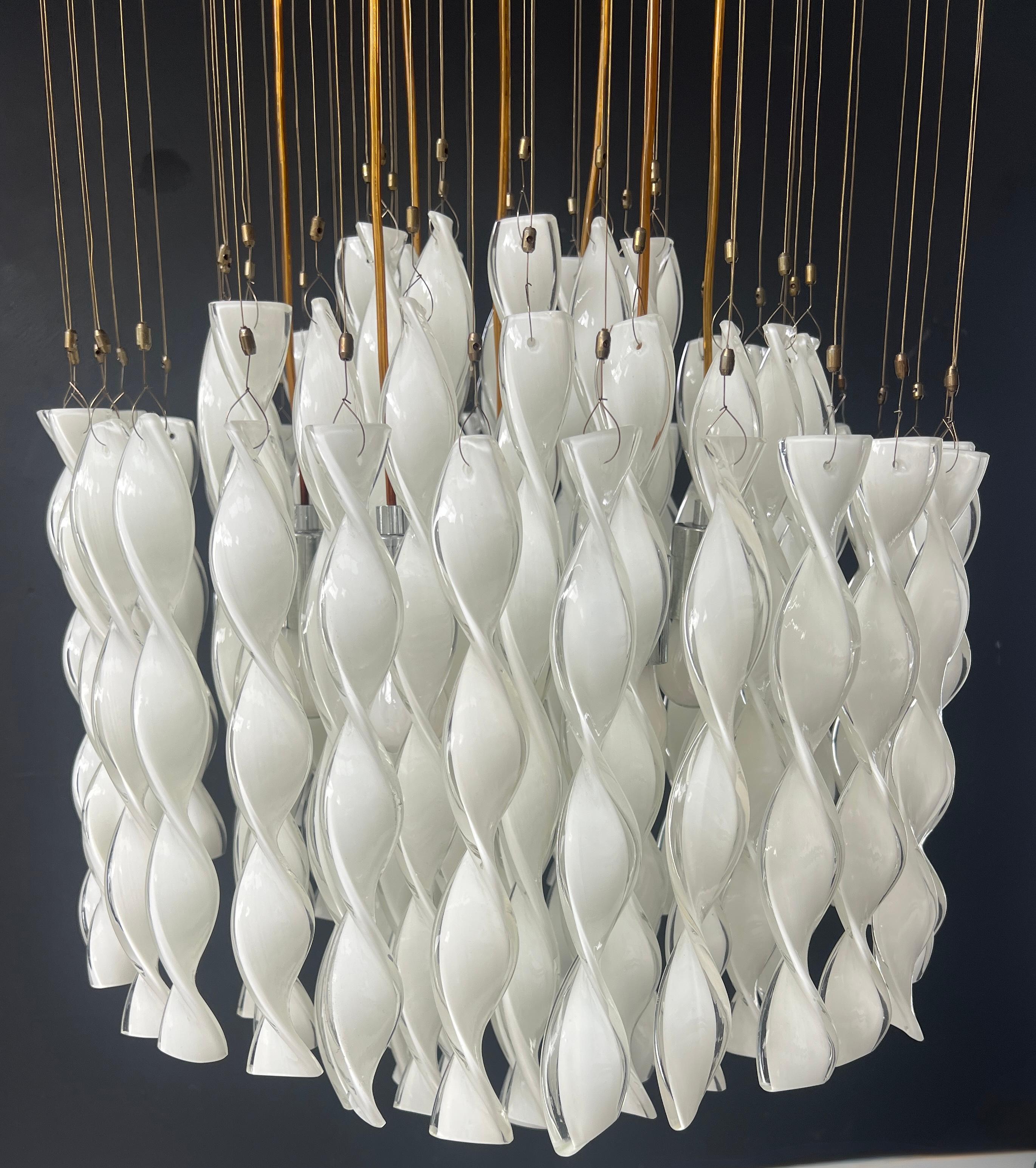 Moderne Lustre à suspension Avir en vente