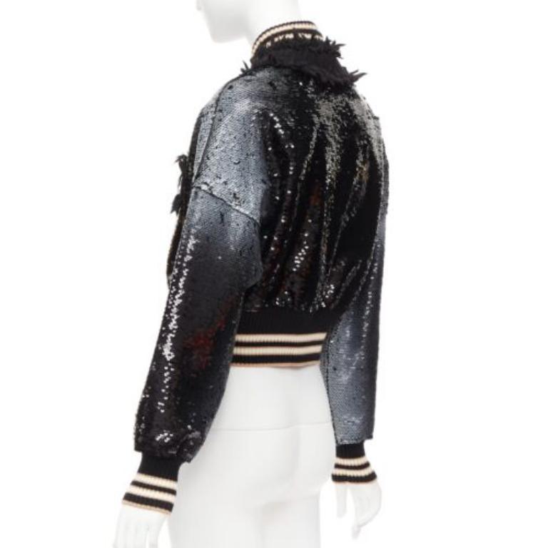 AVIU Schwarz-weiße Bomberjacke mit Sprühfarbe-Effekt und Pailletten in Kurzform IT38 im Angebot 3