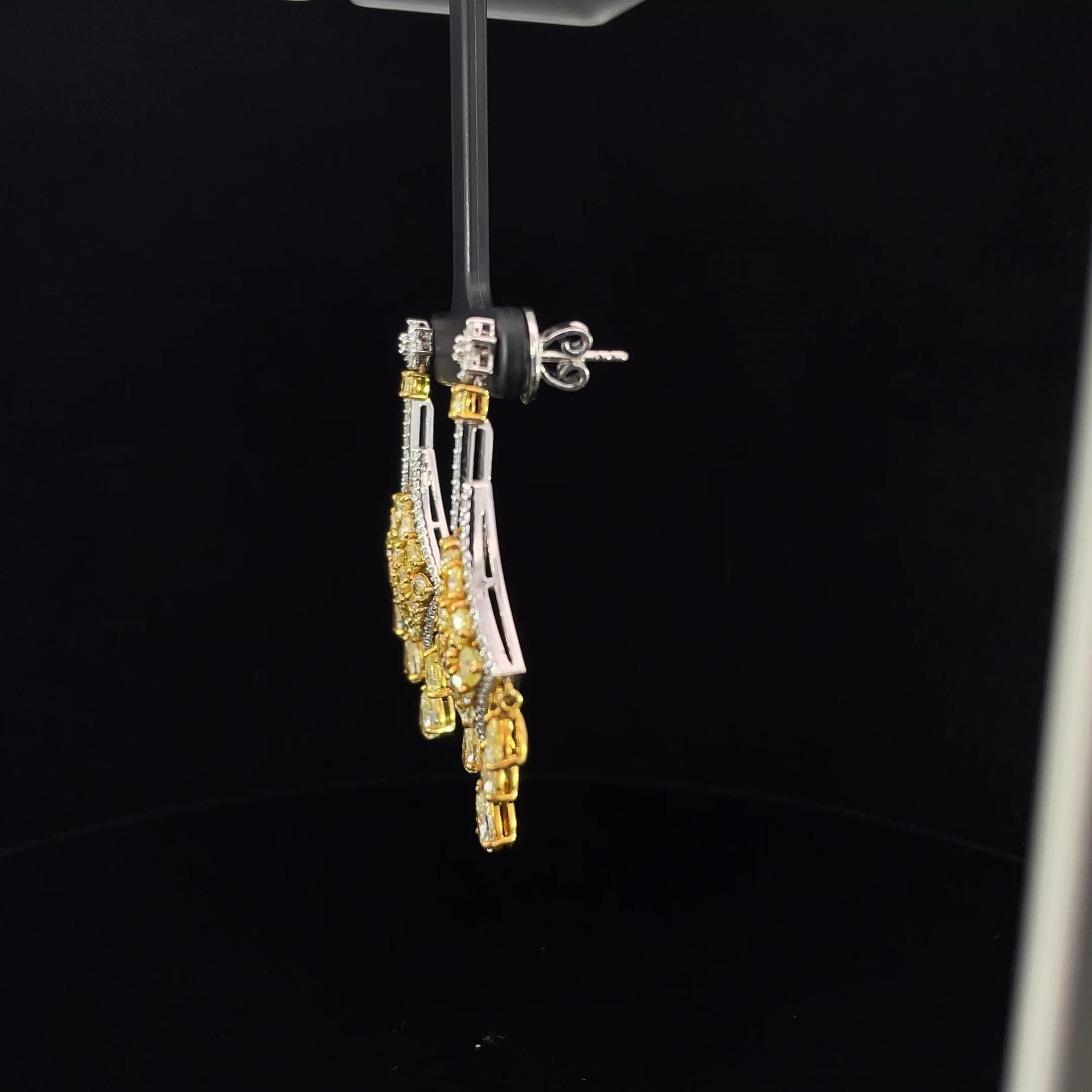 Taille ronde Boucles d'oreilles Avize - Diamant jaune 6,81 carats et or blanc 18 carats en vente