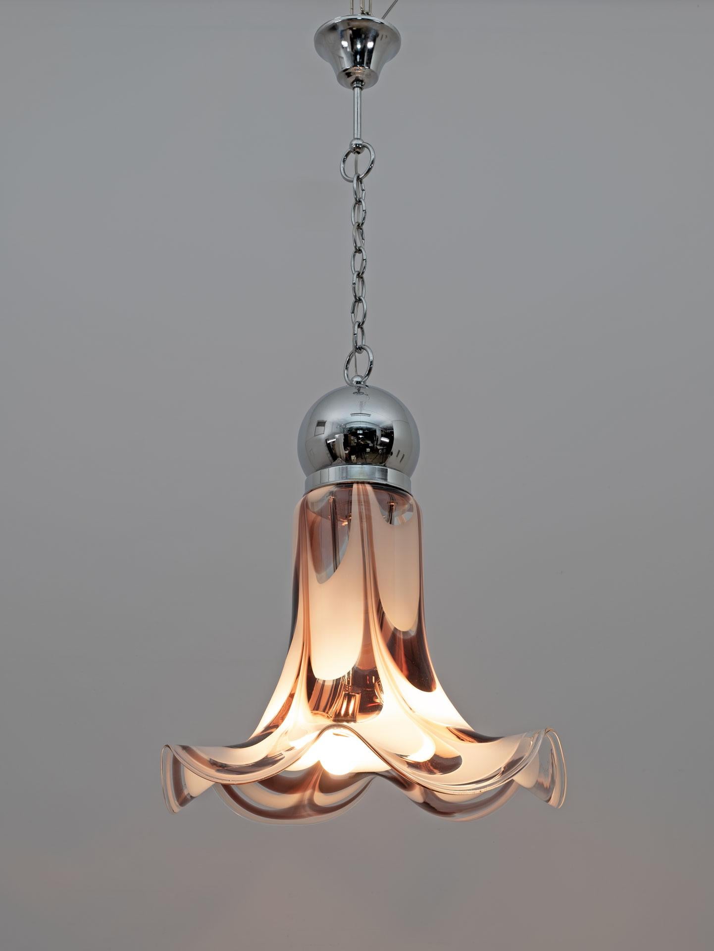Fin du 20e siècle AVMazzega, lampe à suspension italienne moderne du milieu du siècle dernier en verre de Murano et acier, 1970 en vente
