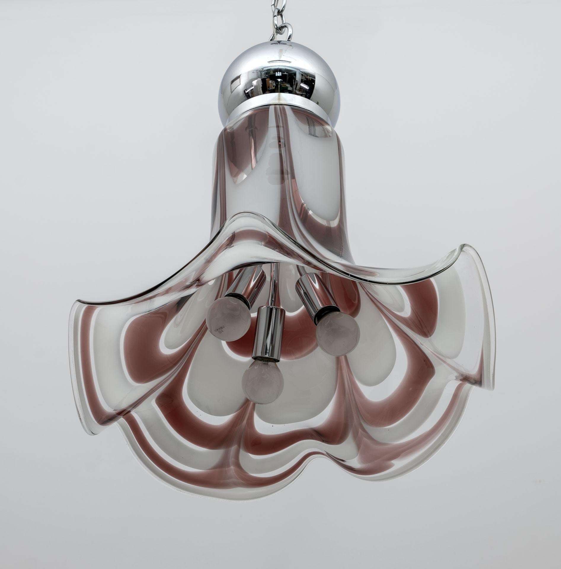 AVMazzega, lampe à suspension italienne moderne du milieu du siècle dernier en verre de Murano et acier, 1970 en vente 1