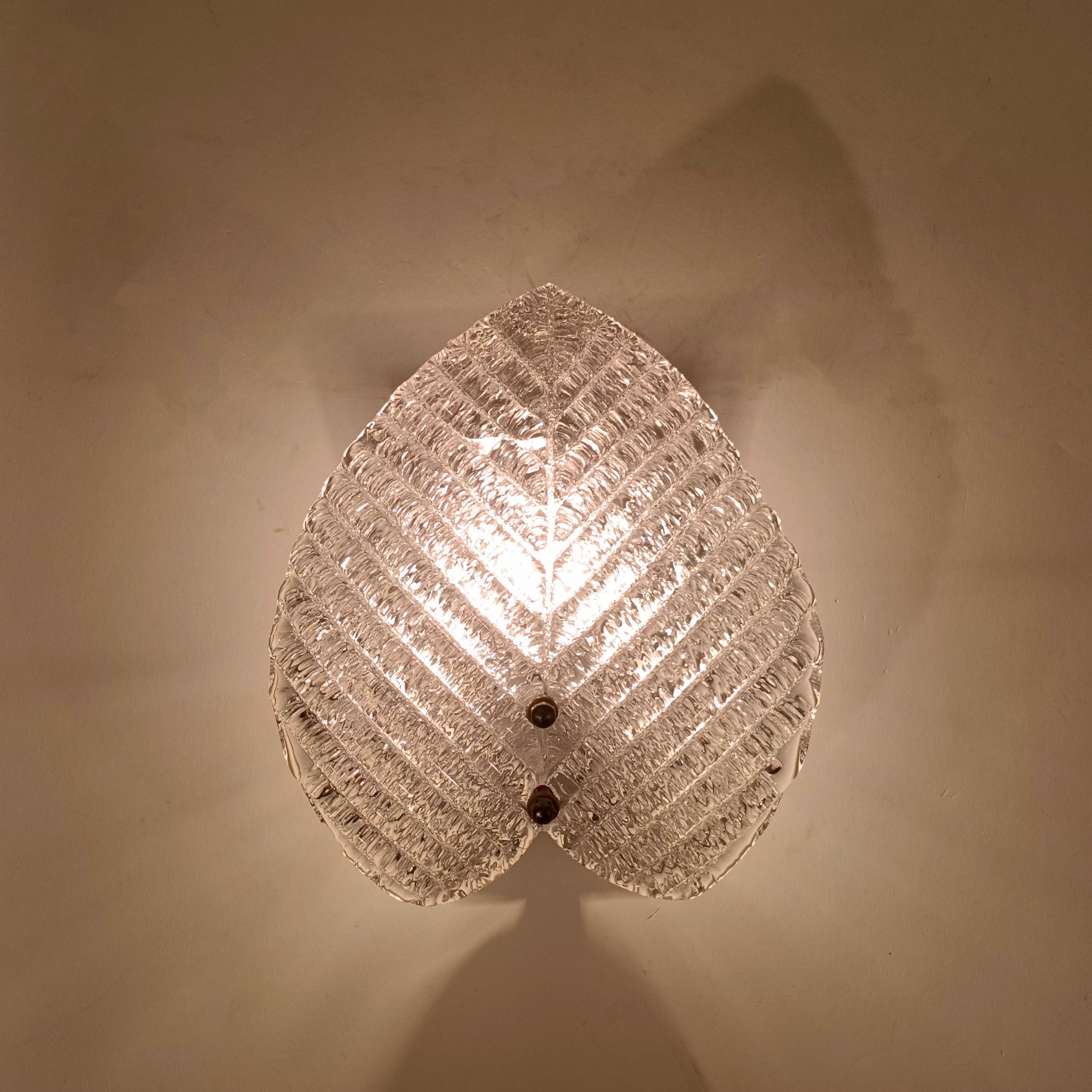 Métal AVMazzega. Appliques à feuilles en verre de Murano, Italie, années 1970 en vente