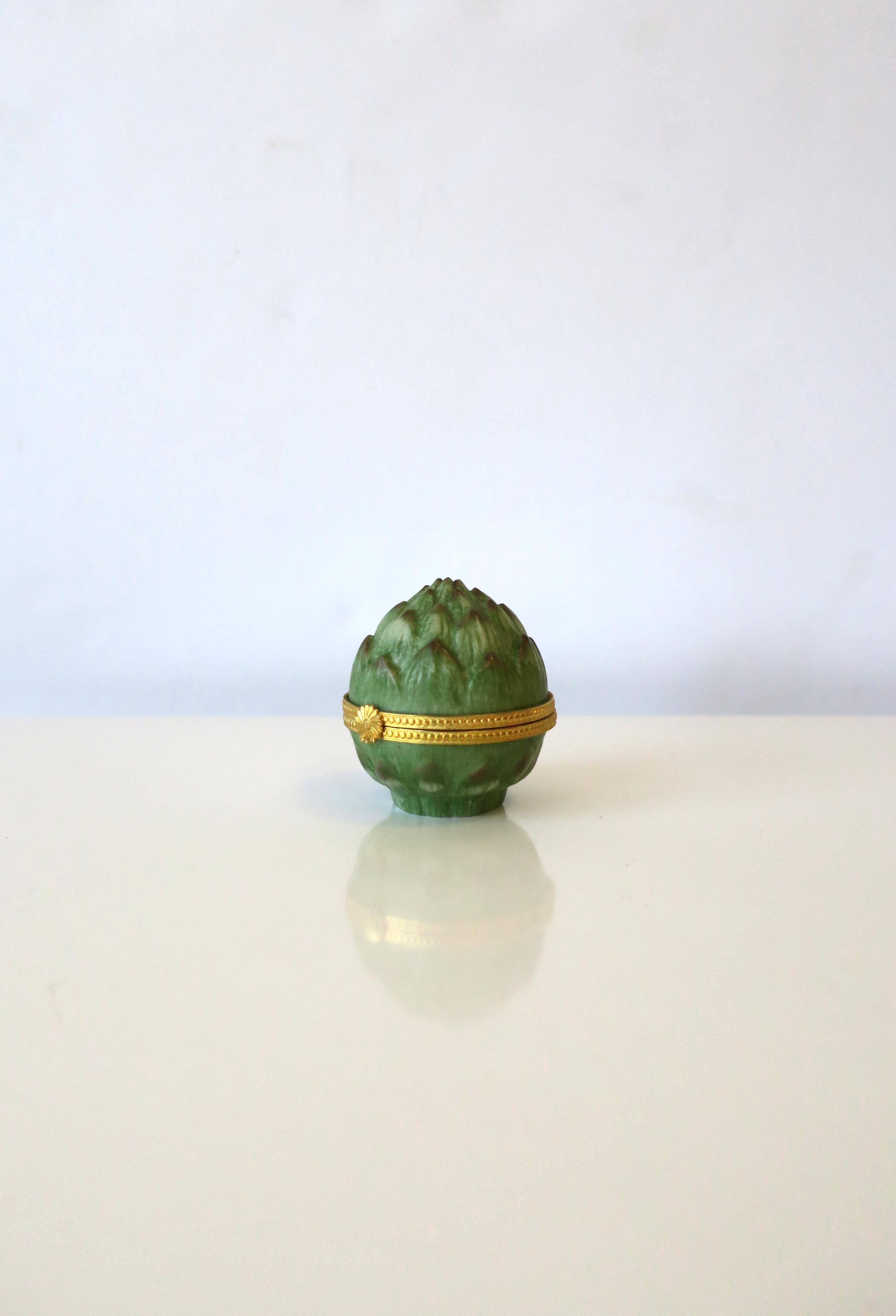 Artichoke Fruit Vegetable Porcelain Jewelry Box In Good Condition In New York, NY