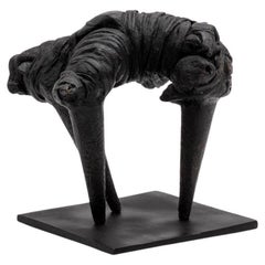 Avoidance, sculpture contemporaine en fonte de bronze, patine noire.