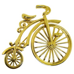 AVON gold tone
HEIRLOOM STYLE BICYCLE
designer figural pin brooch AVON gold tone
HEIRLOOM STYLE BICYCLE
designer figural pin brooch