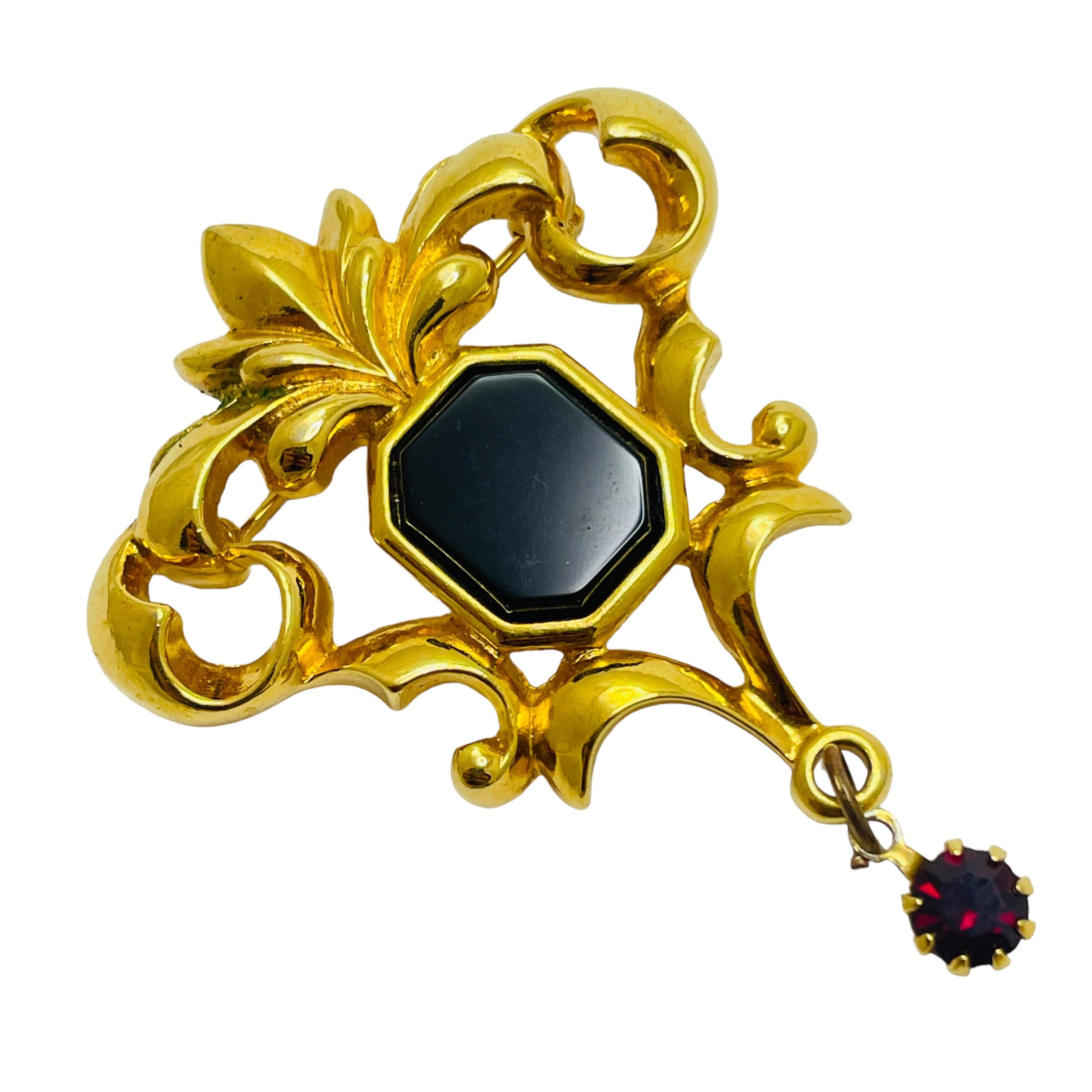 DETAILS

• signed AVON 

• gold tone with enamel and rhinestone

• vintage designer brooch

MEASUREMENTS  

• 

CONDITION

•  very good vintage condition with minimal signs of wear 

 Sku 43

❤️❤️  VINTAGE DESIGNER JEWELRY ❤️❤️

❤️❤️  ALEXANDER’S