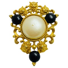 Vintage AVON signed lions gold tone faux pearls designer brooch