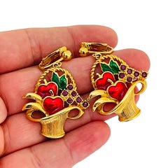 AVON firmato vintage, smalto oro, strass, cesto di frutta pendente, orecchini a clip