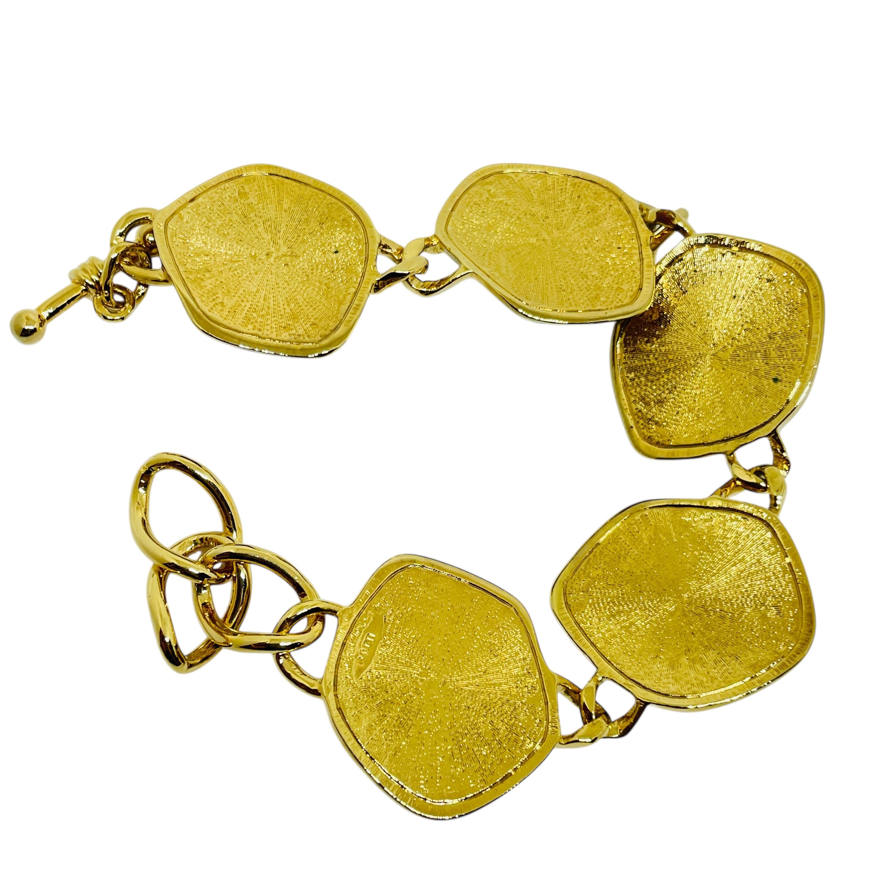 AVON signiert vintage vergoldetes Juwel gegossenes Glas Designer-Armband im Angebot 1