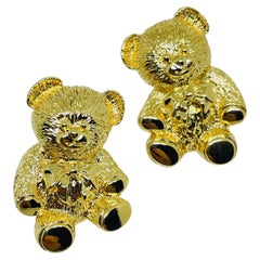 AVON signed vintage gold tone
CUDDLY TEDDY
designer pierced earrings AVON signed vintage gold tone
CUDDLY TEDDY
designer pierced earrings