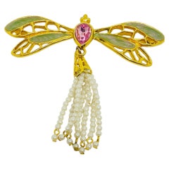 Broche de diseño vintage de AVON con libélula, borlas, perlas esmaltadas y acabado dorado