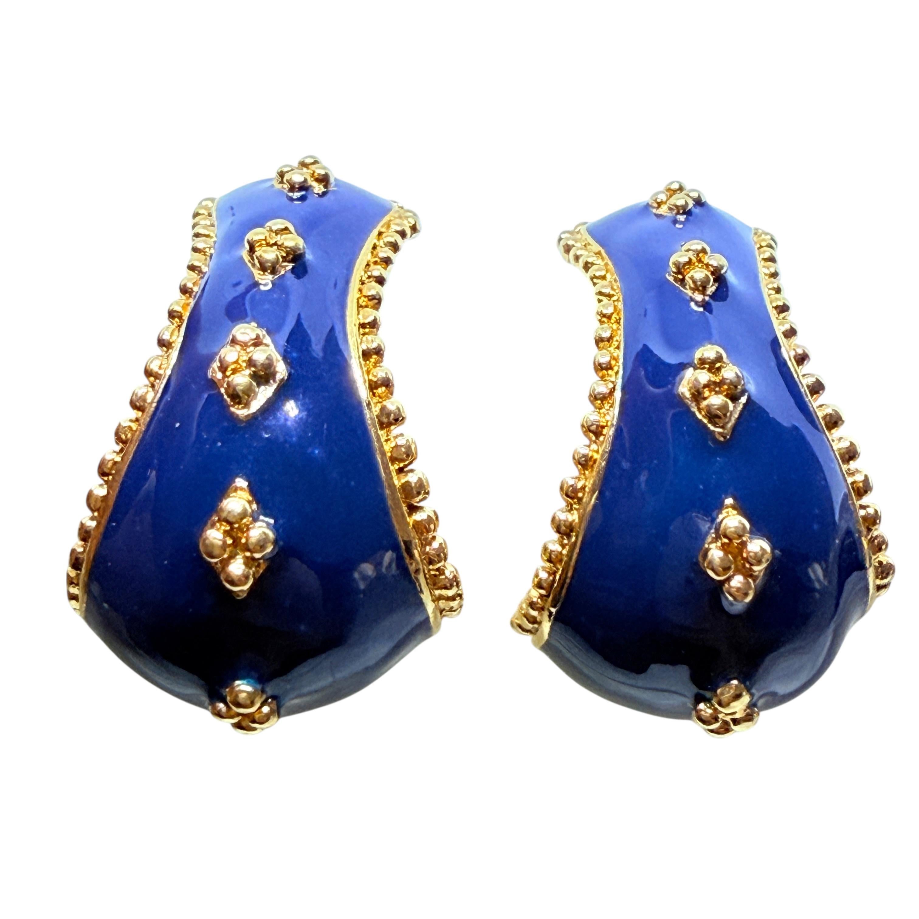 AVON signed vintage gold tone navy blue enamel etruscan designer clip earrings For Sale 1
